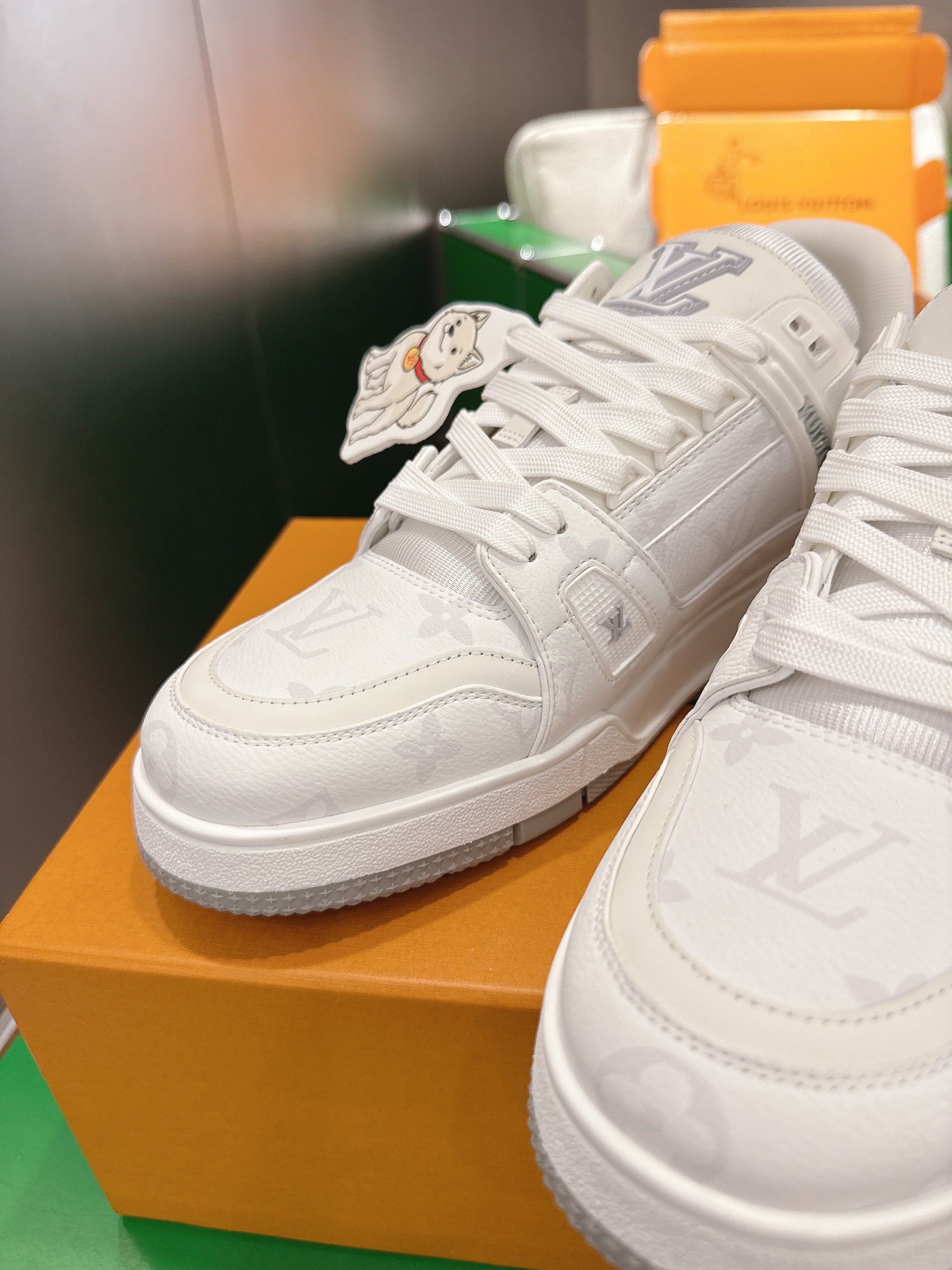 LV 26ss Trainer Sneakers White Cowhide 632150