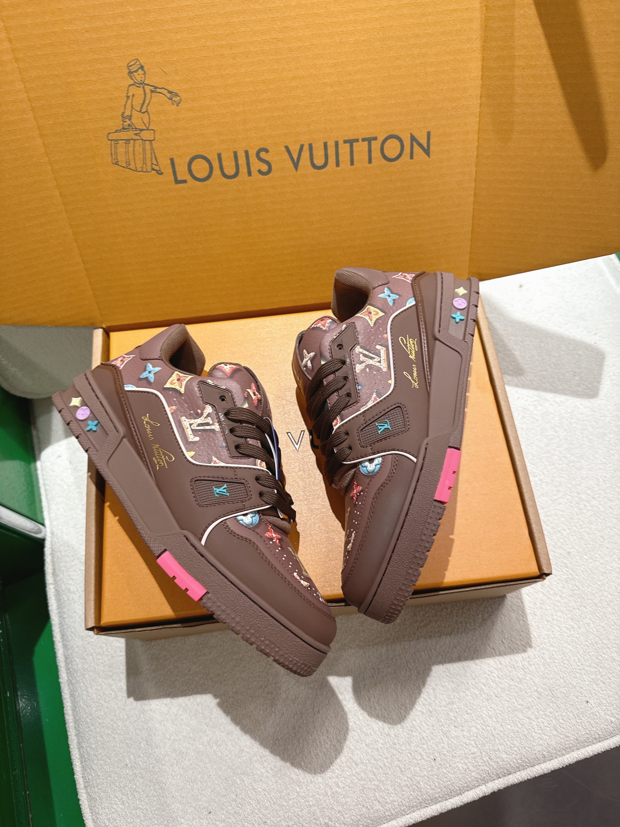 LV 26ss Trainer Sneakers Brown Colorful Cowhide 632145