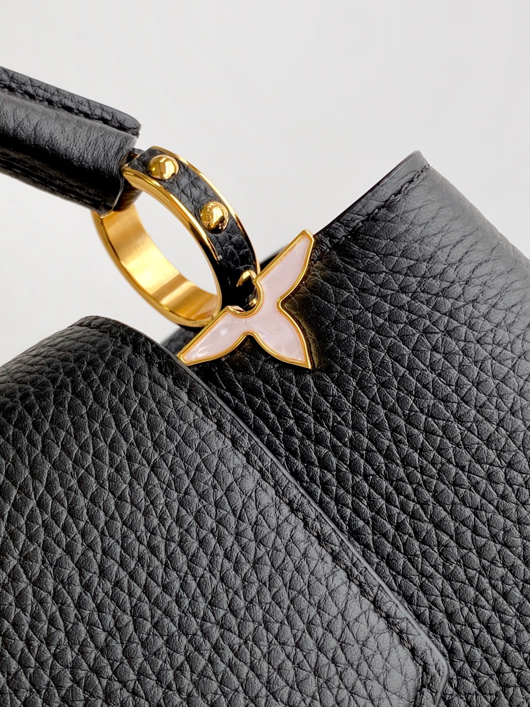 LV Capucines Bag Black Taurillon Cowhide Leather 252598