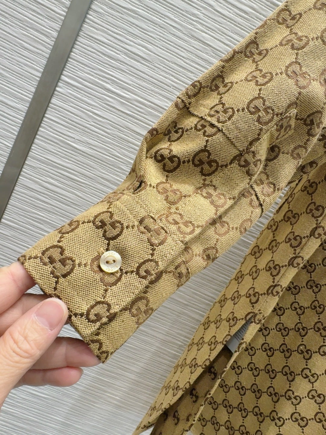 Gucci 2025 Shirt Camel and Ebony Polyester Fiber