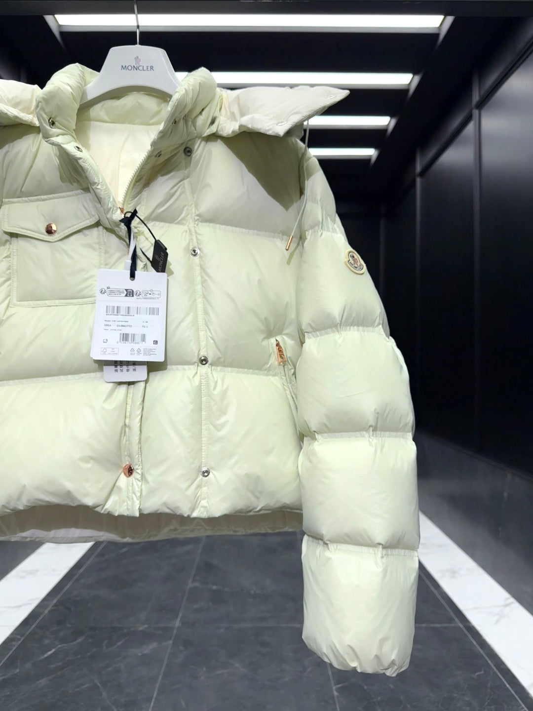 MC 2025 Short Down Jacket Light Yellow Green Polyester