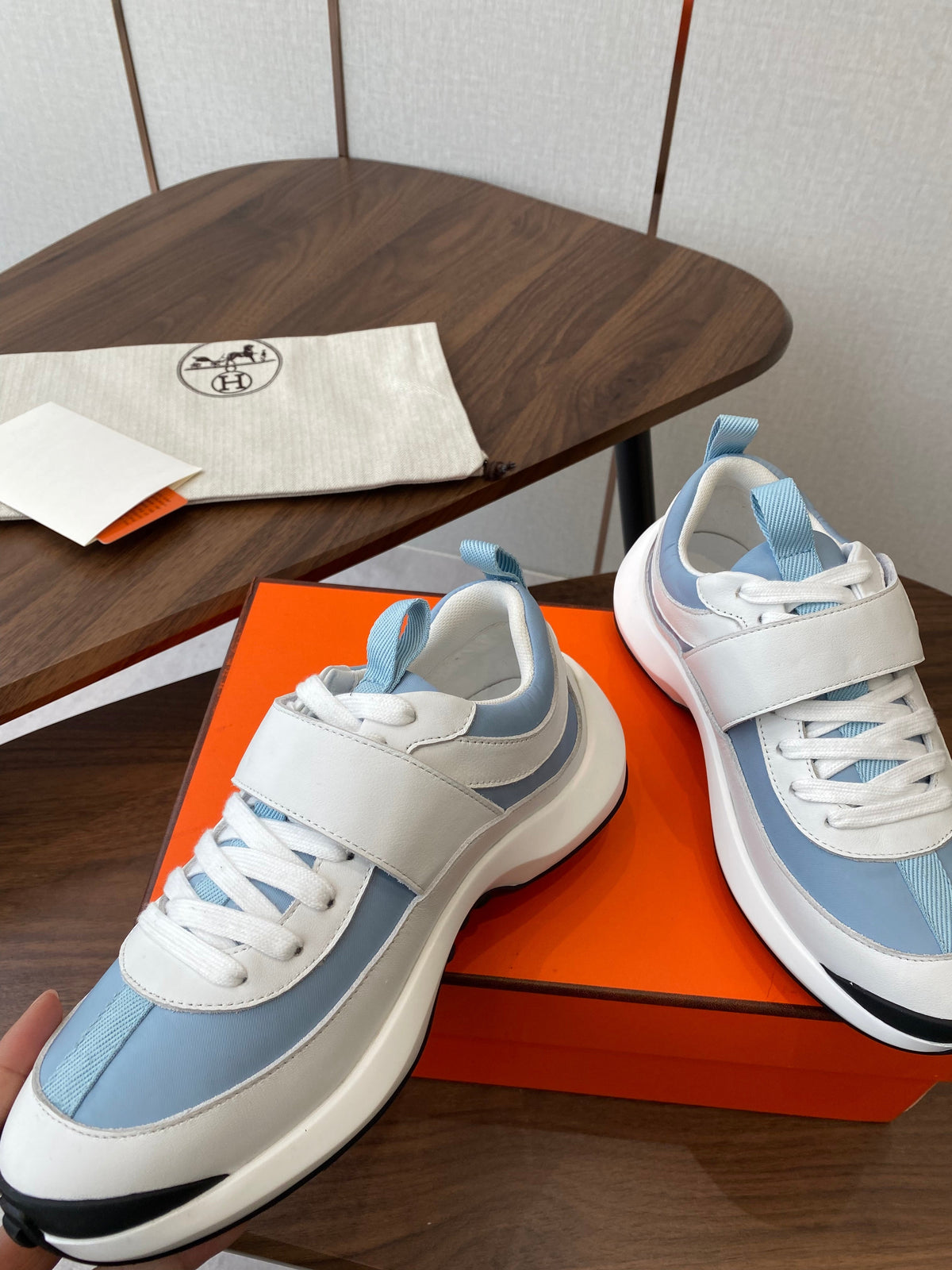 HM couple's sneakers white blue beige suede