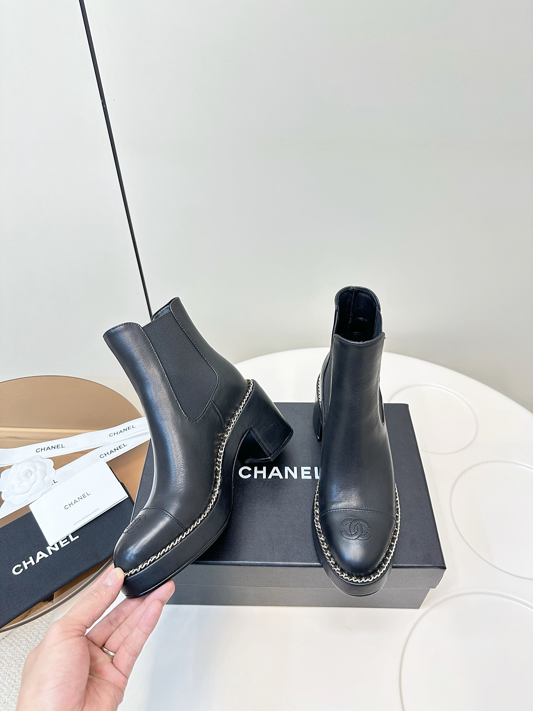 CC Chelsea Boot Black Calfskin 409529