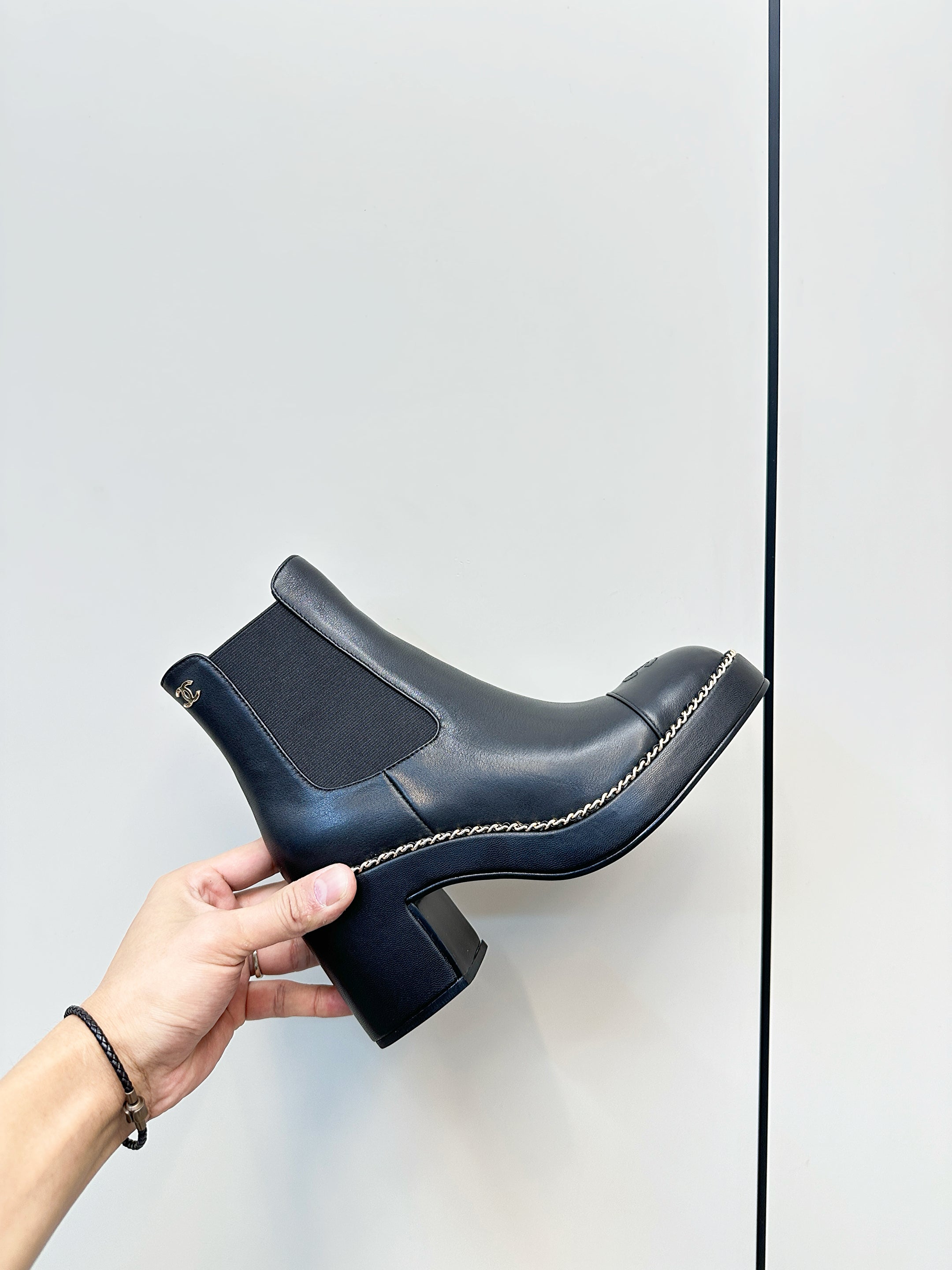 CC Chelsea Boot Black Calfskin 409529