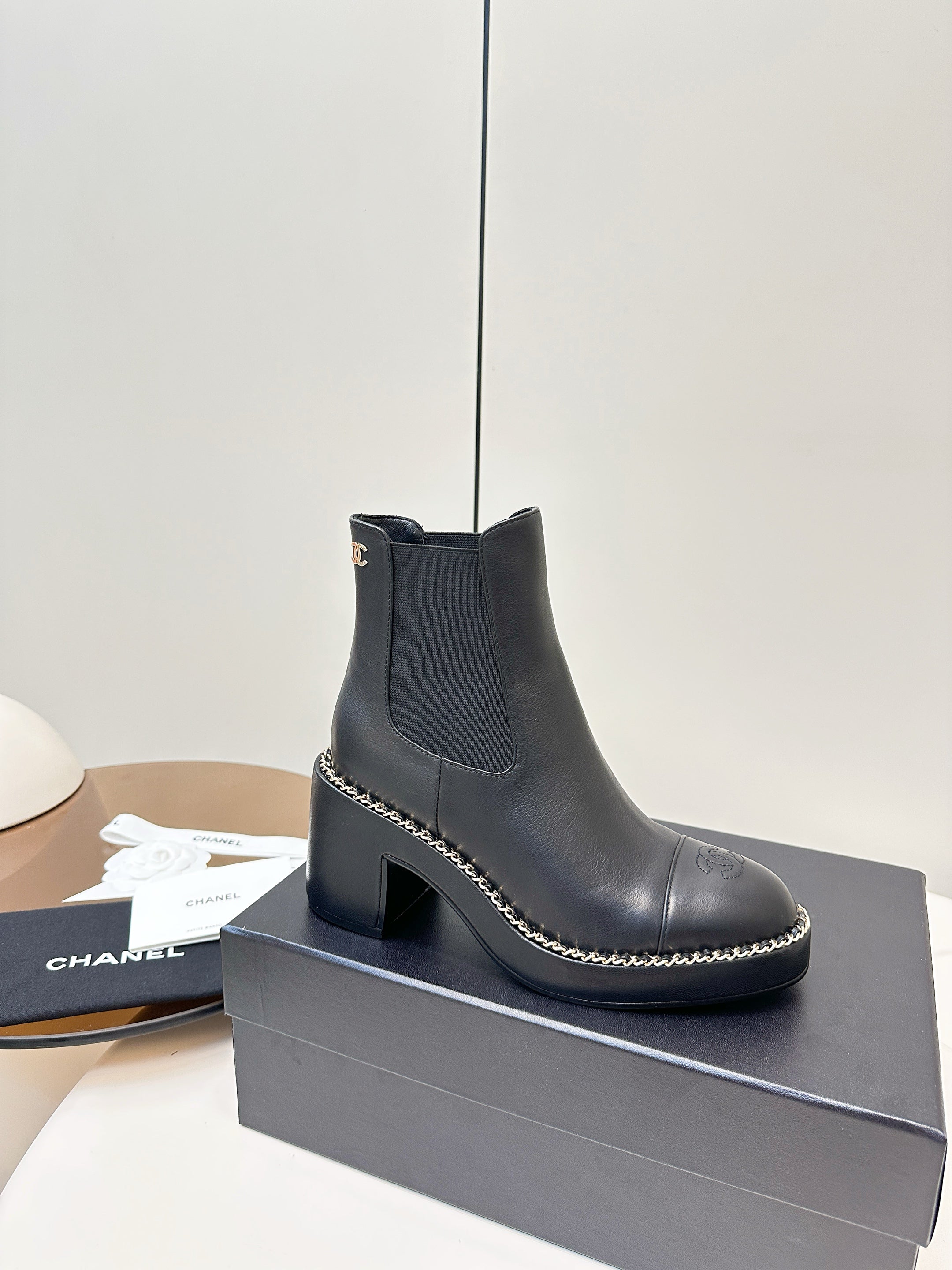 CC Chelsea Boot Black Calfskin 409529