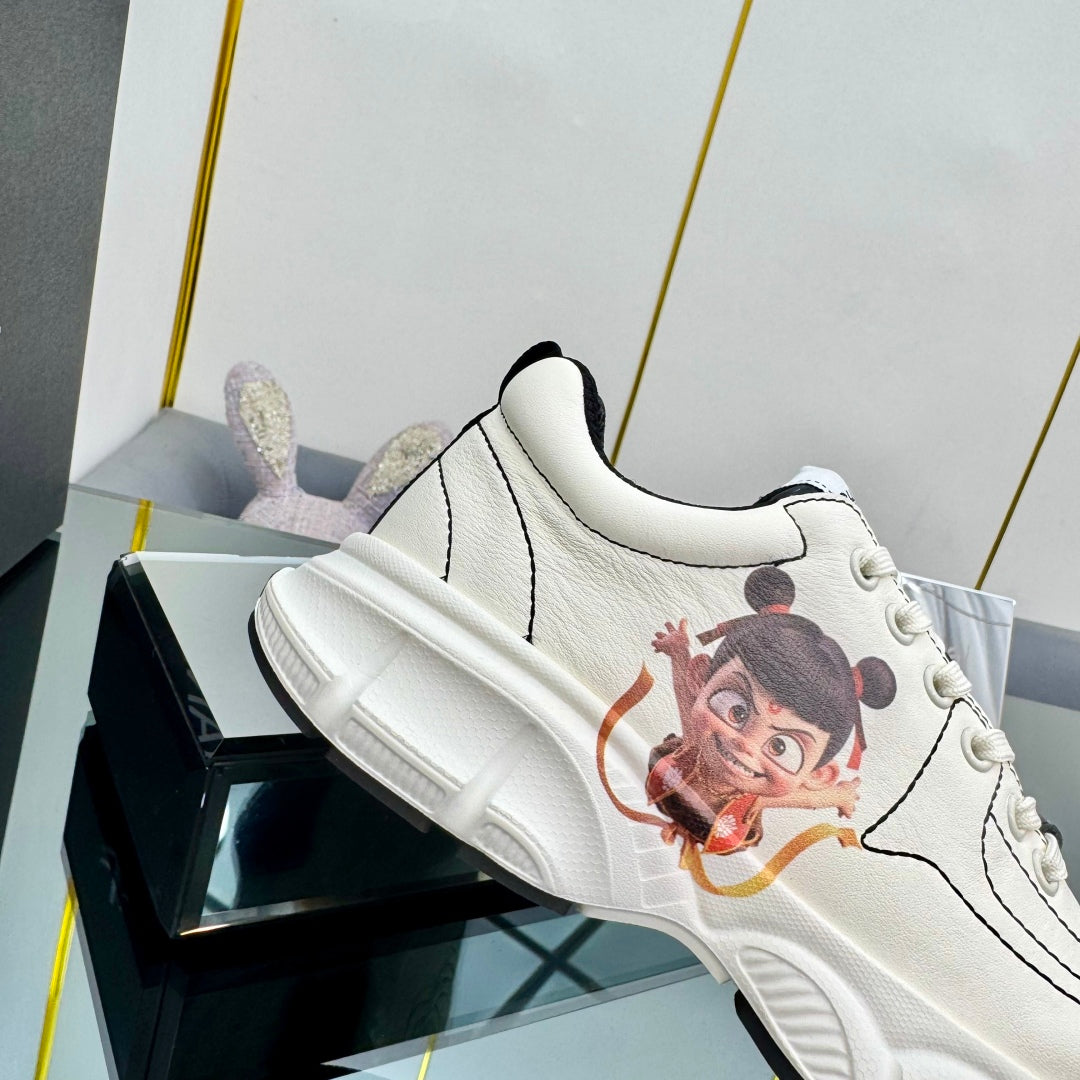 CC Sneaker White with Sticker Cowhide 238626