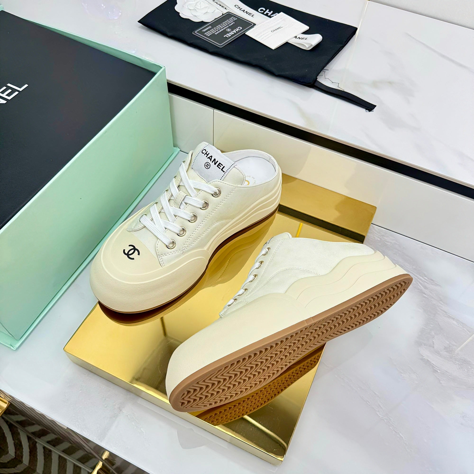 CC 25 Mules Sneaker Beige Calfskin 331184
