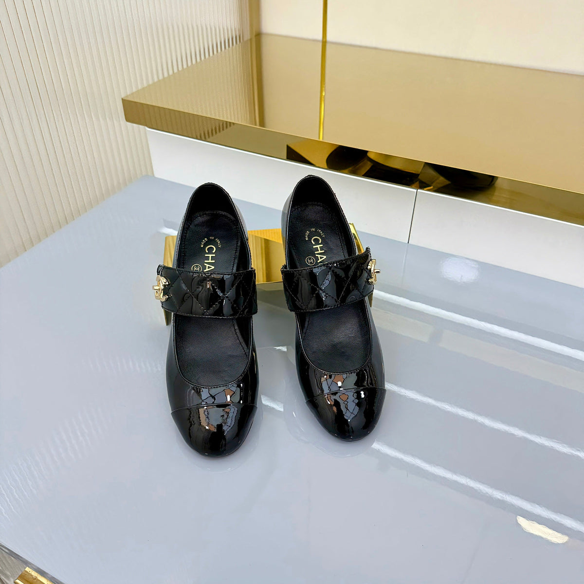 CC 2026 Mary Jane 35 Black Gold Black Patent Leather 667752