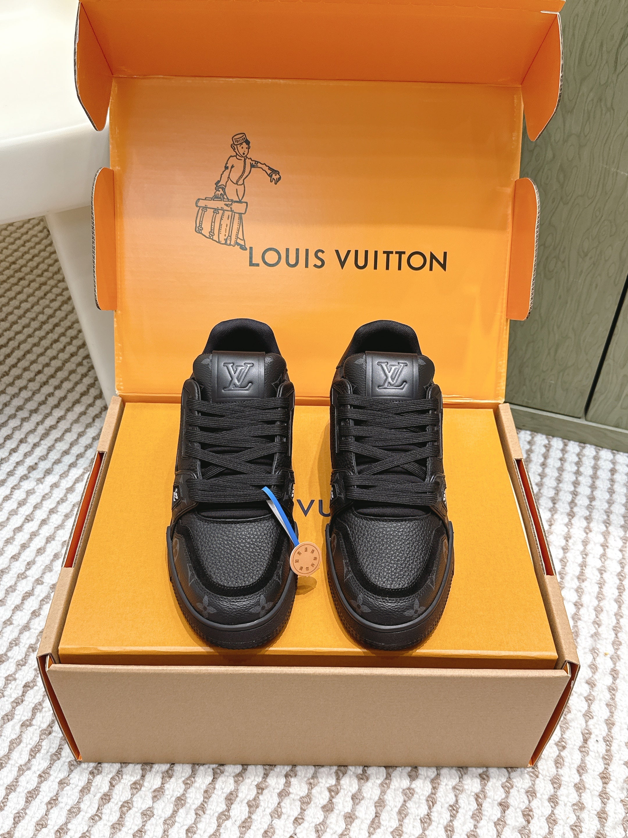LV 26ss Trainer Sneakers Black Cowhide 657924