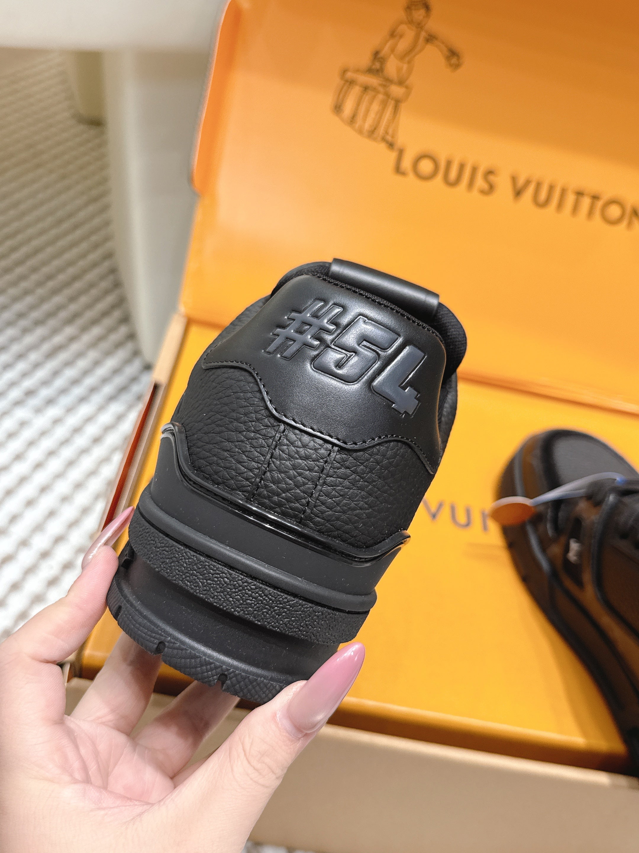 LV 26ss Trainer Sneakers Black Cowhide 657924