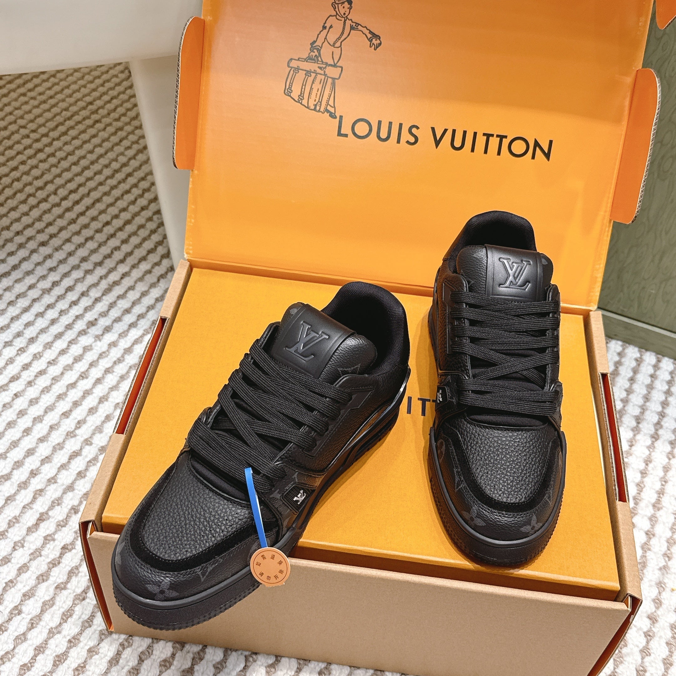LV 26ss Trainer Sneakers Black Cowhide 657924