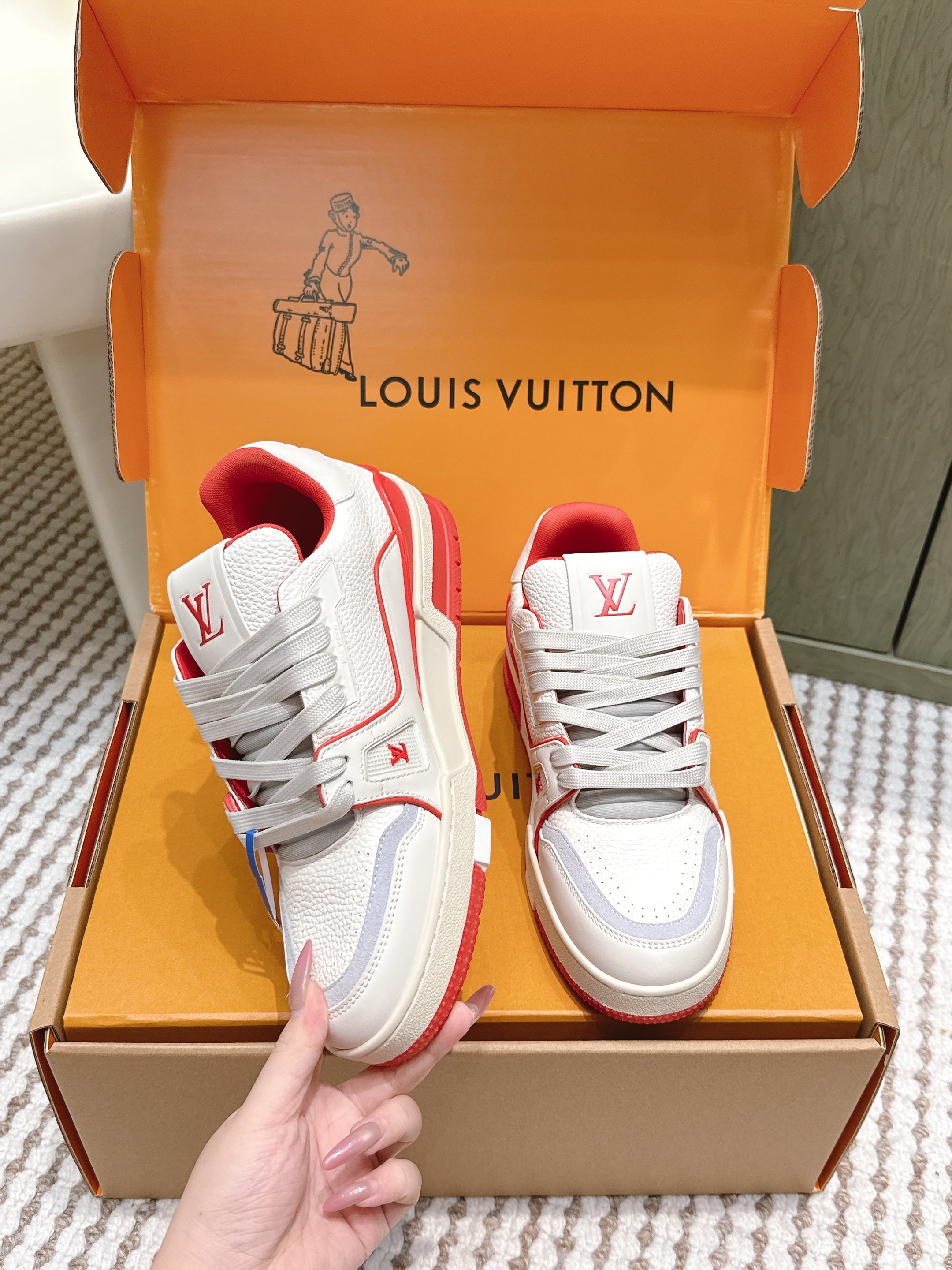 LV 26ss Trainer Sneakers White Red Cowhide 657900