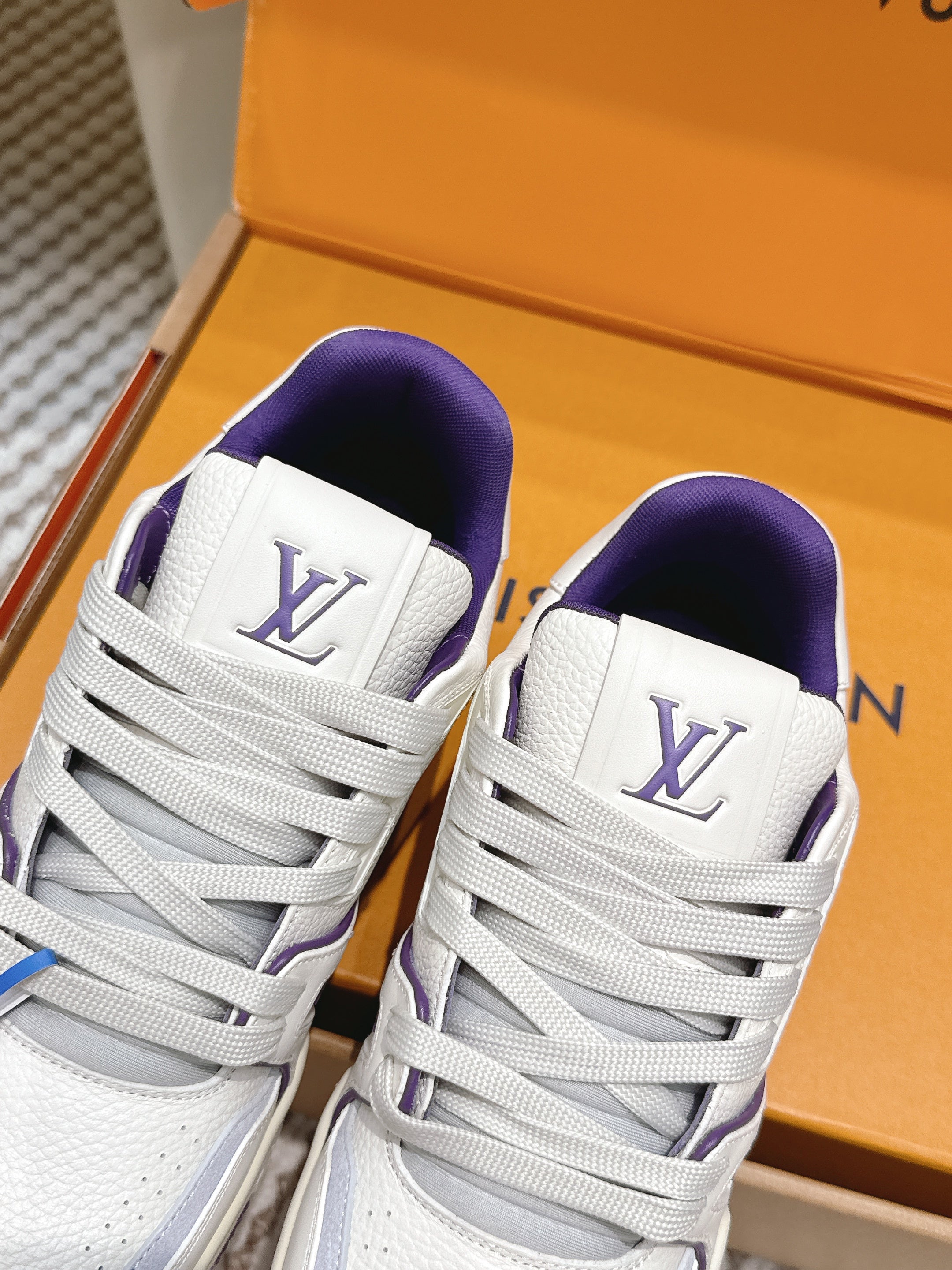LV 26ss Trainer Sneakers White Purple Cowhide 657903
