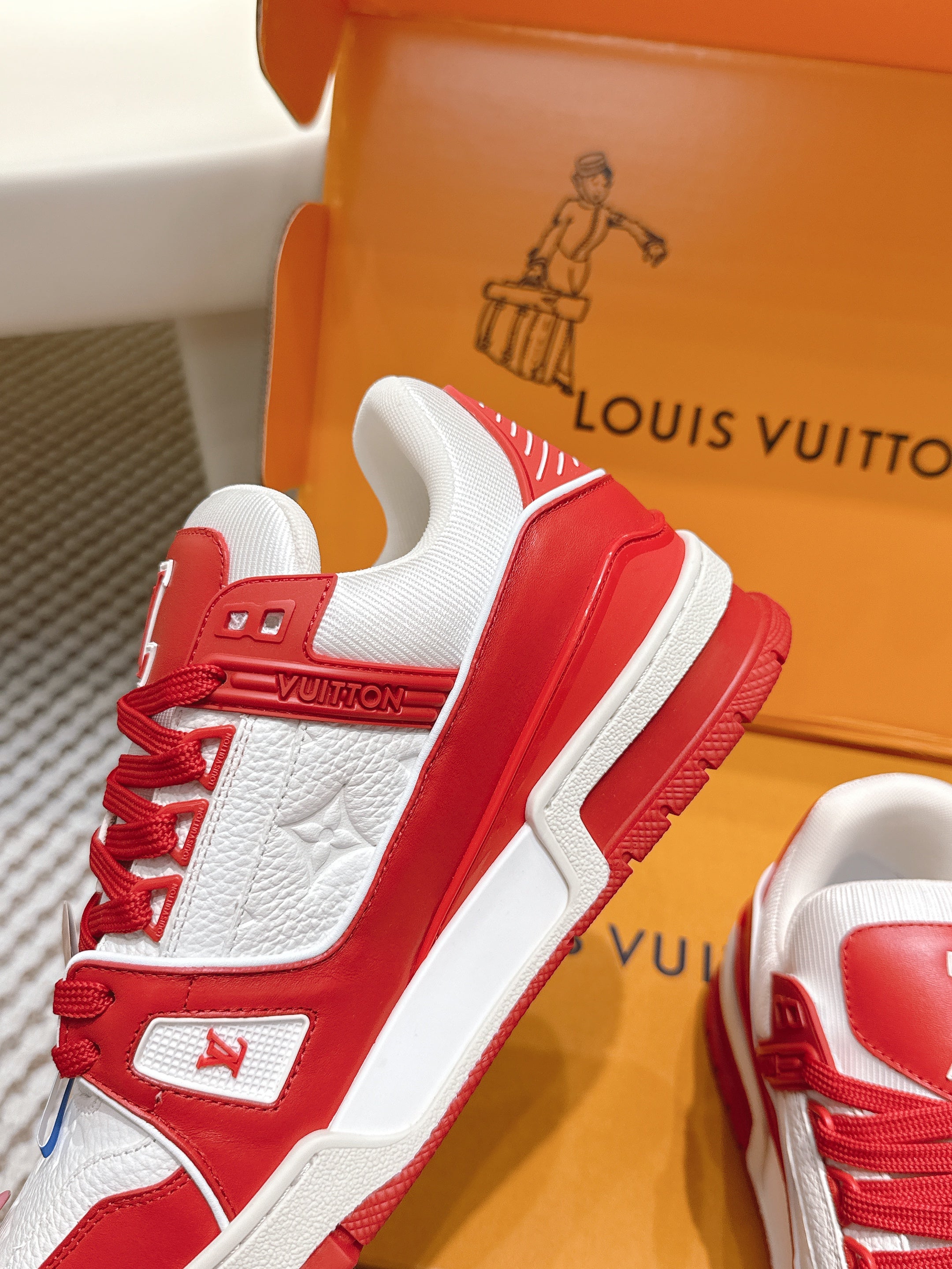 LV 26ss Trainer Sneakers White Red Cowhide 657908