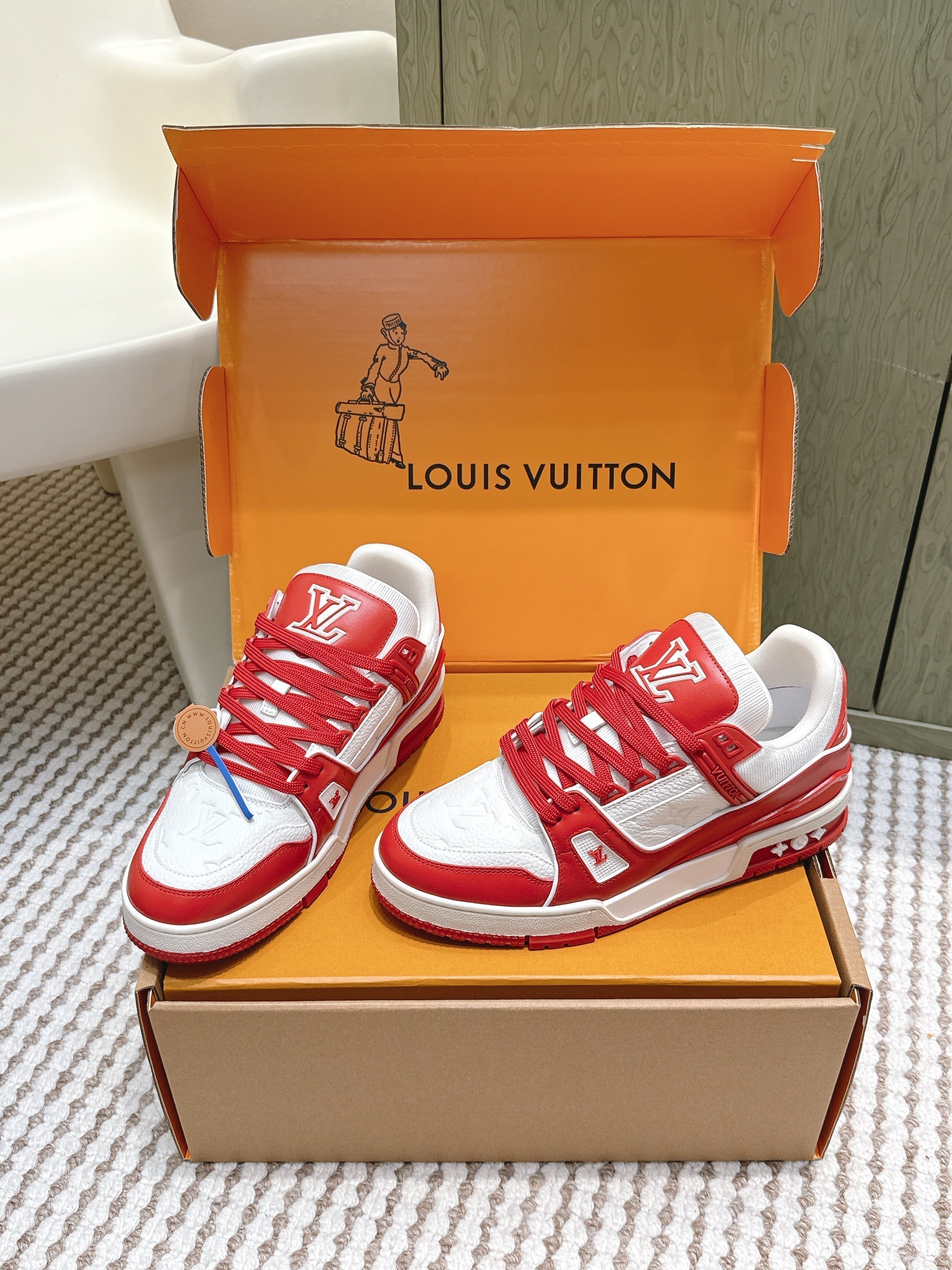 LV 26ss Trainer Sneakers White Red Cowhide 657908