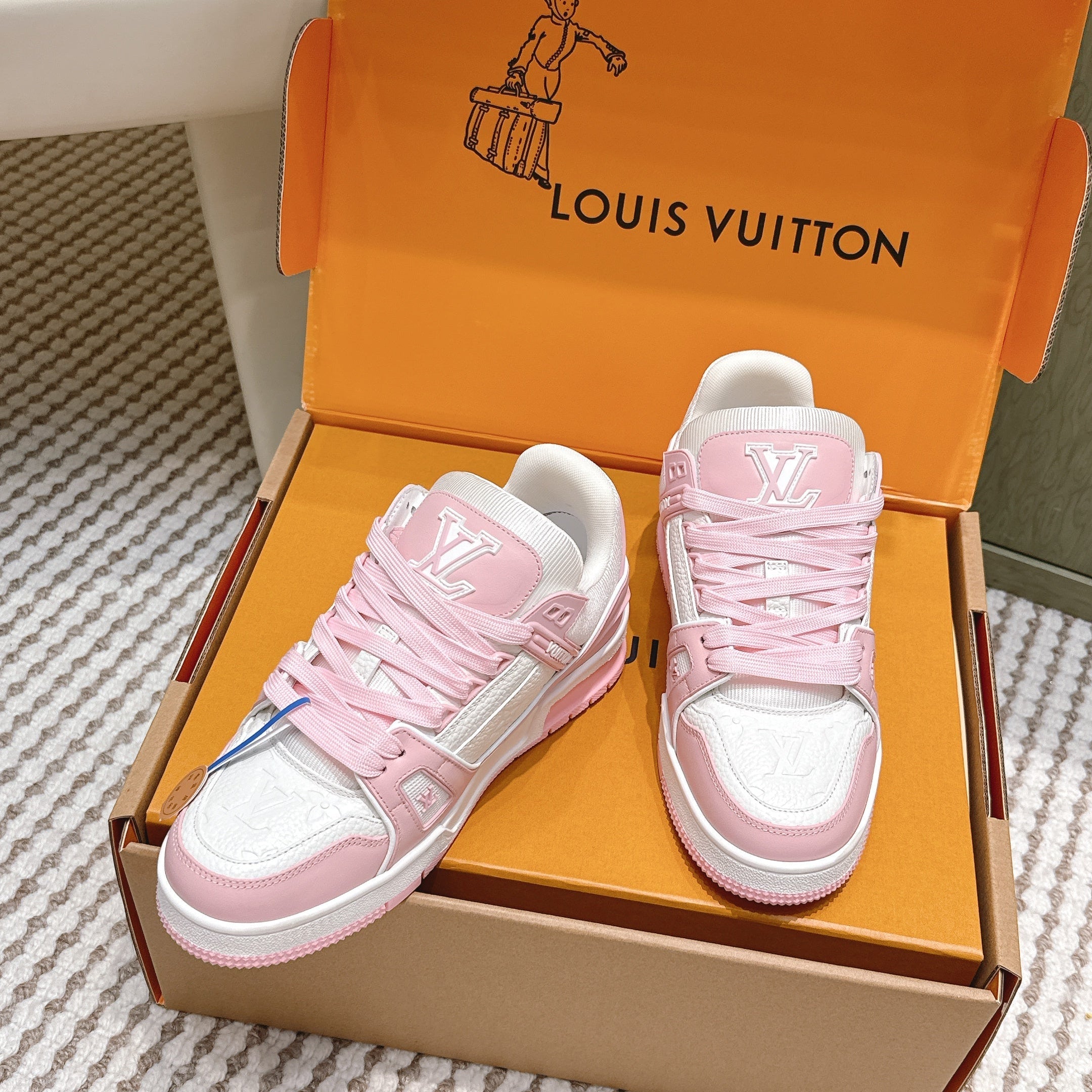 LV 26ss Trainer Sneakers White Light Pink Denim Cowhide 657909