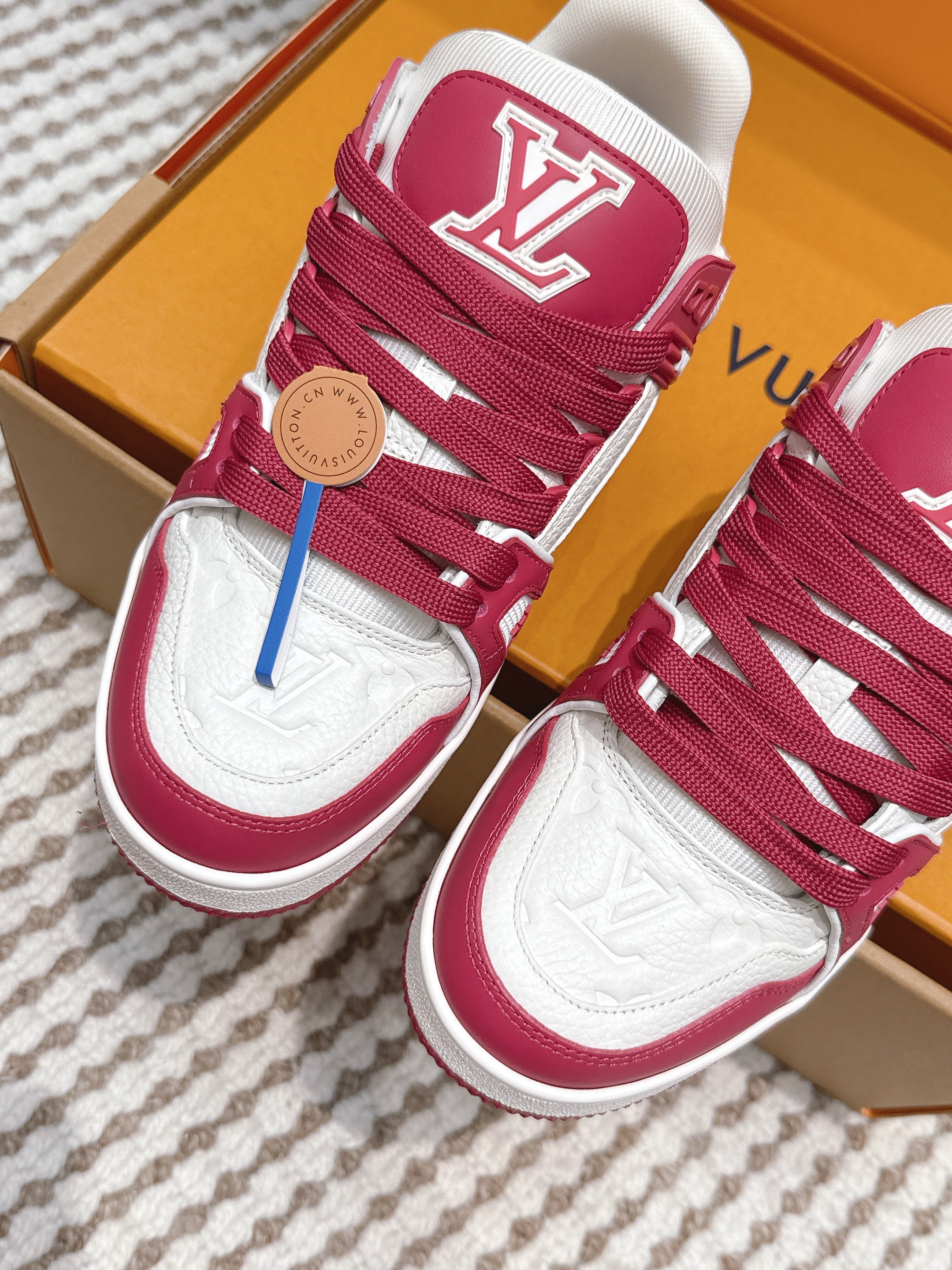LV 26ss Trainer Sneakers White Dark Pink Denim Cowhide 657910