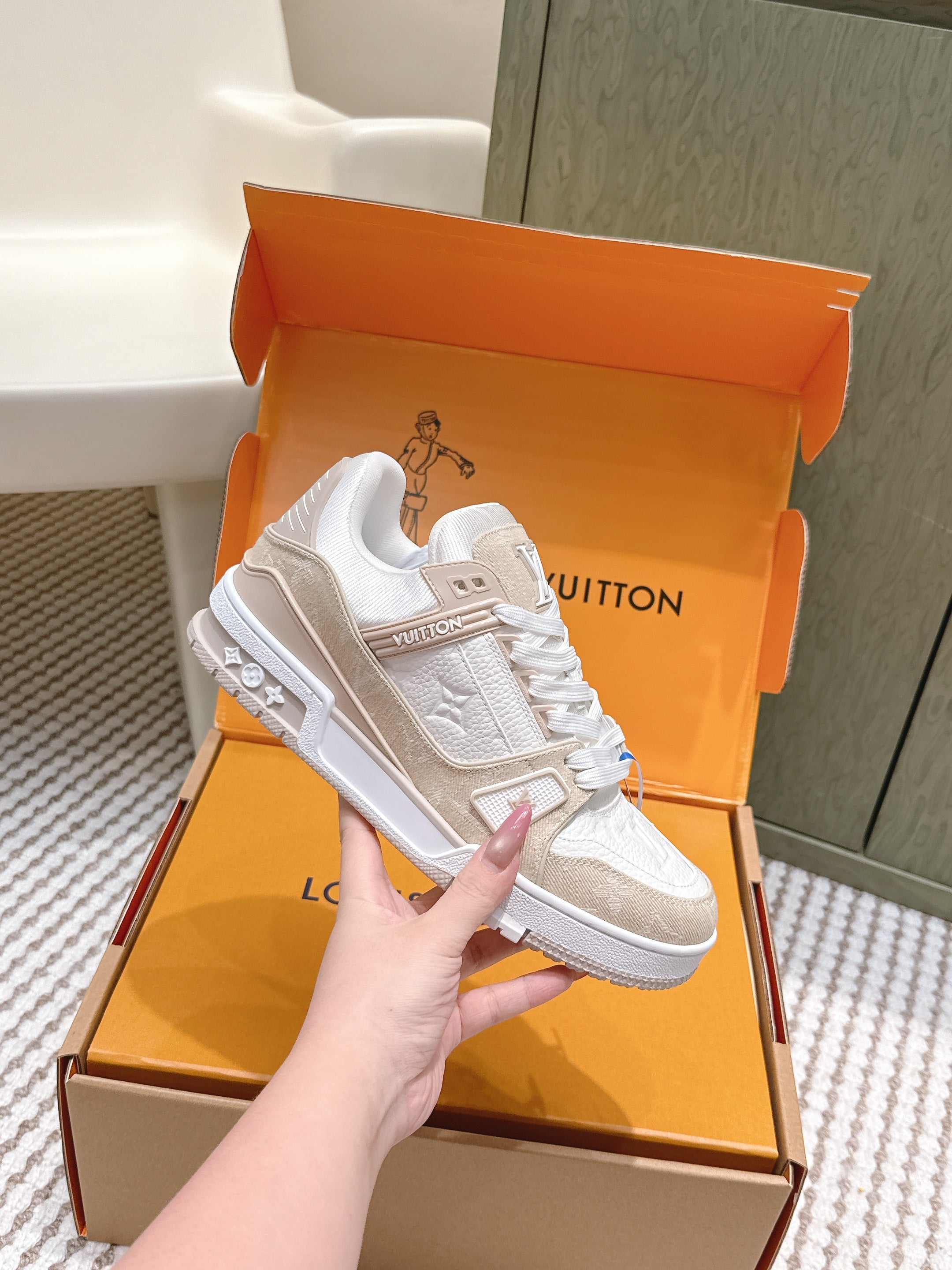 LV 26ss Trainer Sneakers White Beige Denim Cowhide 657914