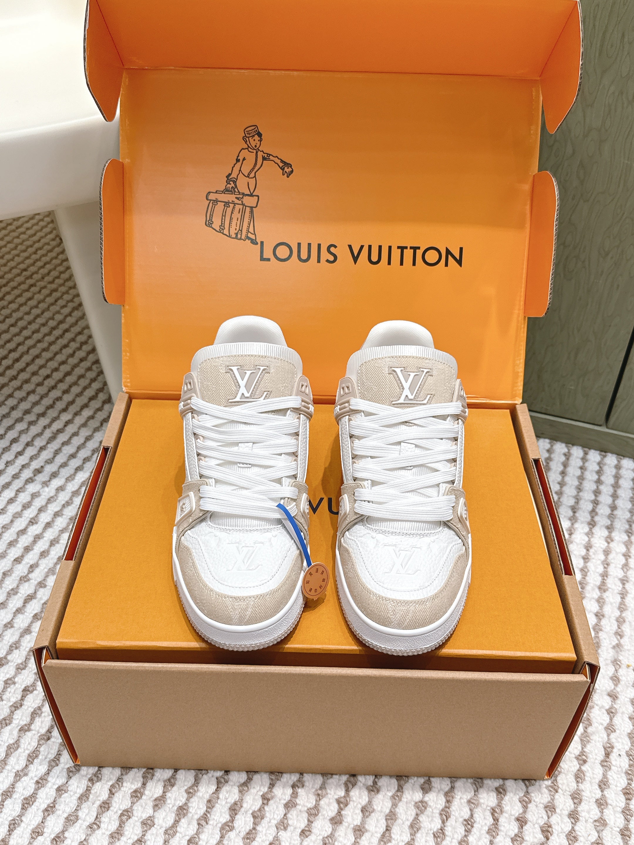 LV 26ss Trainer Sneakers White Beige Denim Cowhide 657914