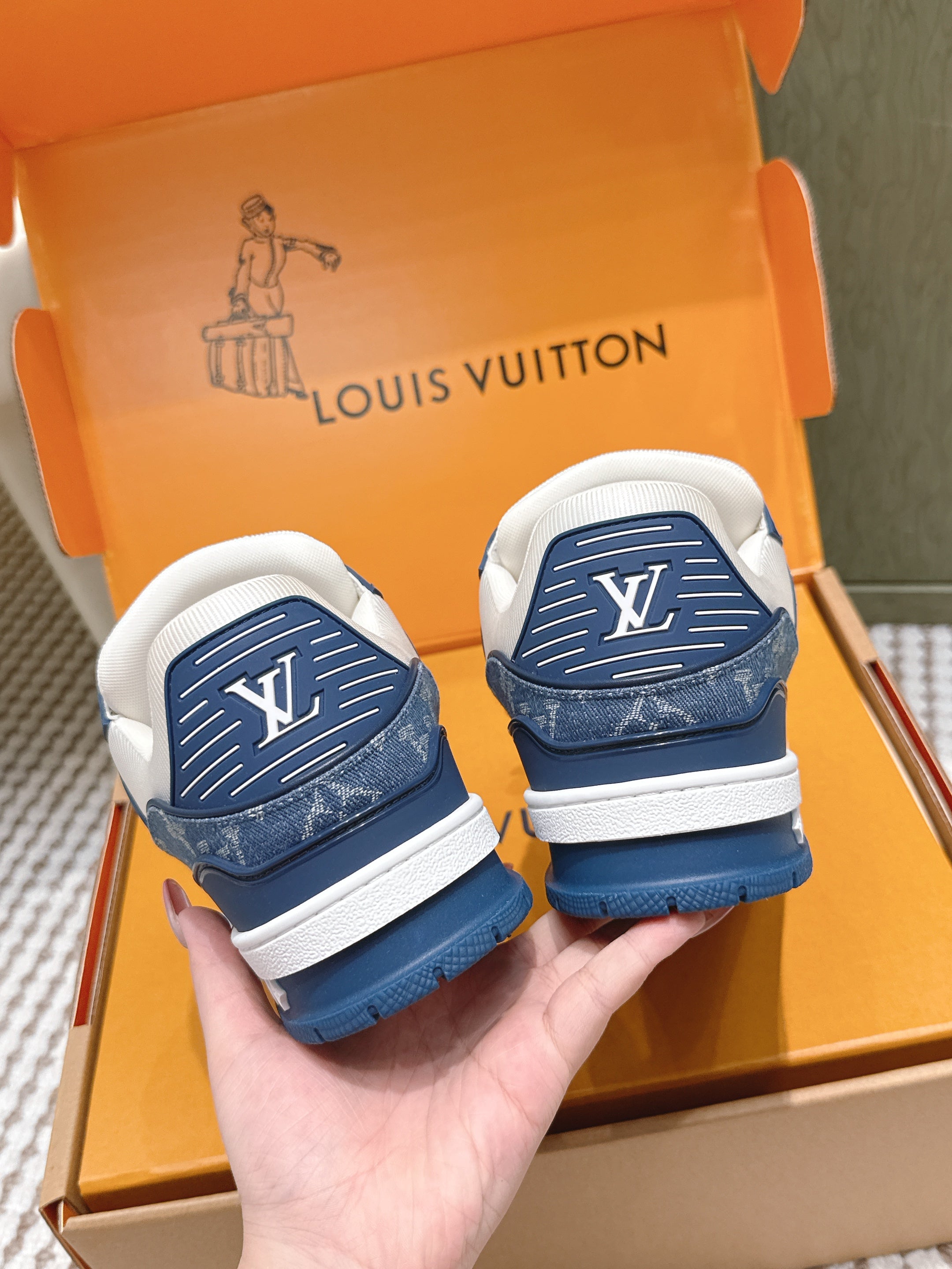 LV 26ss Trainer Sneakers White Dark Blue Denim Cowhide 657916