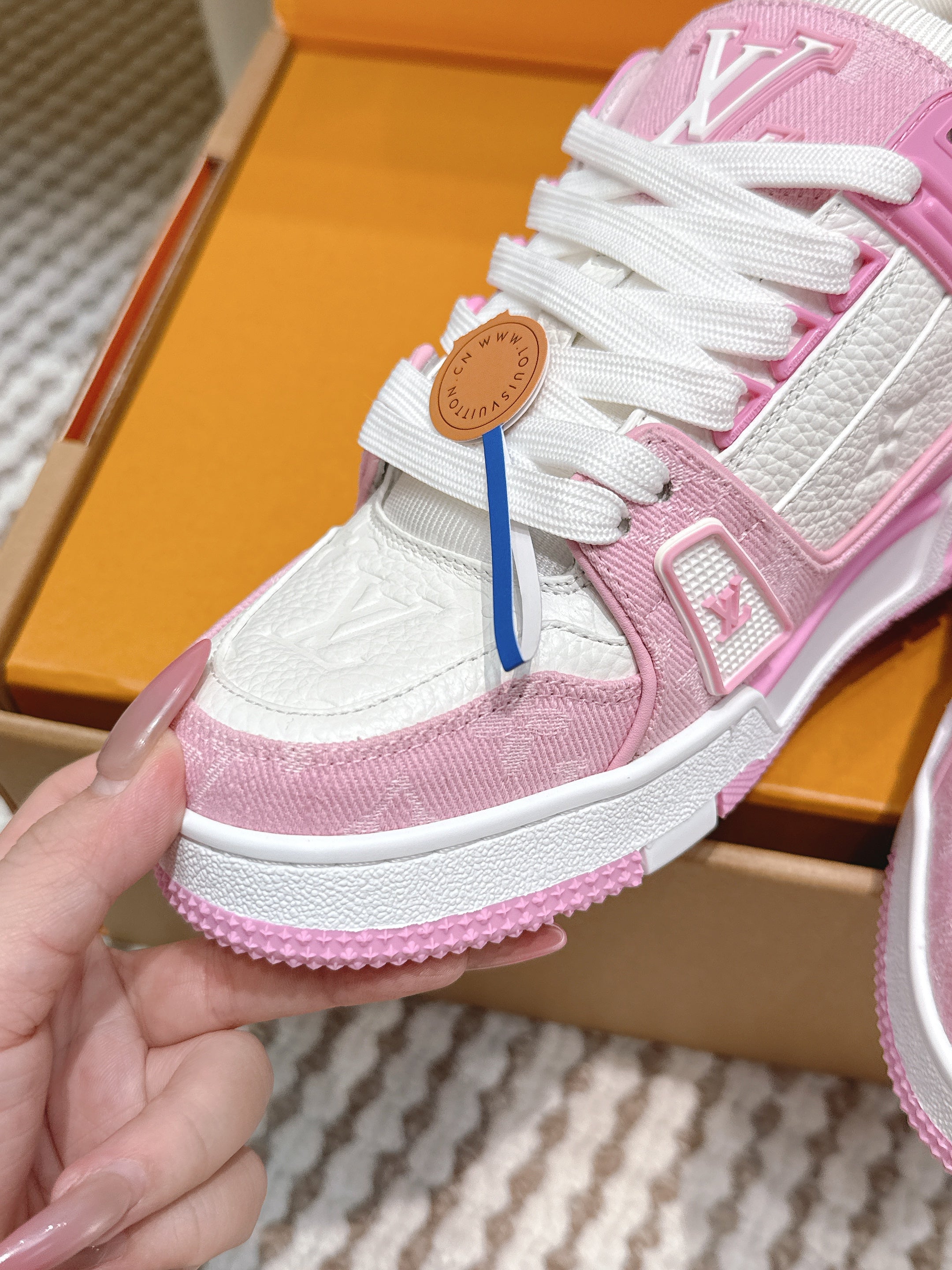 LV 26ss Trainer Sneakers White Pink Cowhide 657922