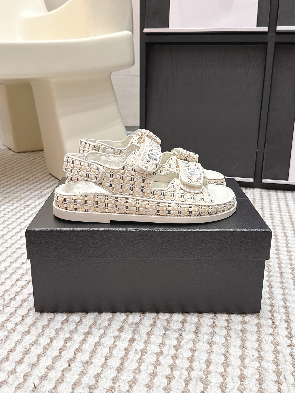 CC 26s Sandals Beige Leather Raffia 632399