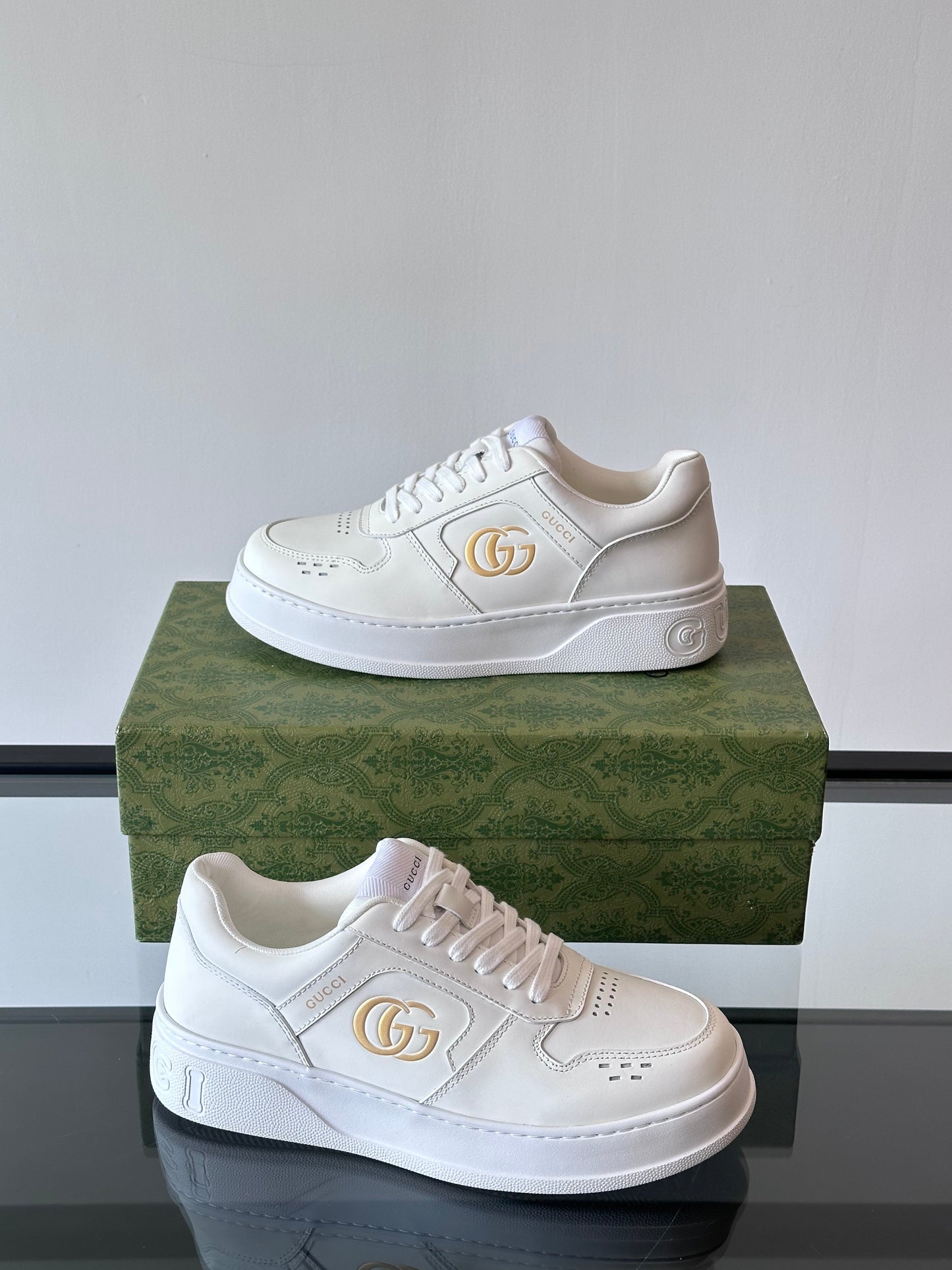 GG Men's Sneaker White Cowhide 535208