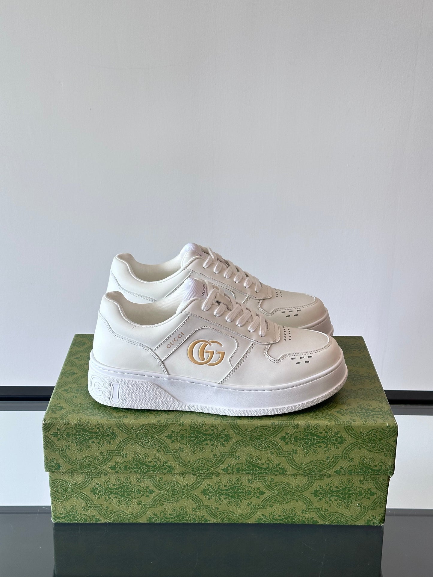 GG Men's Sneaker White Cowhide 535208