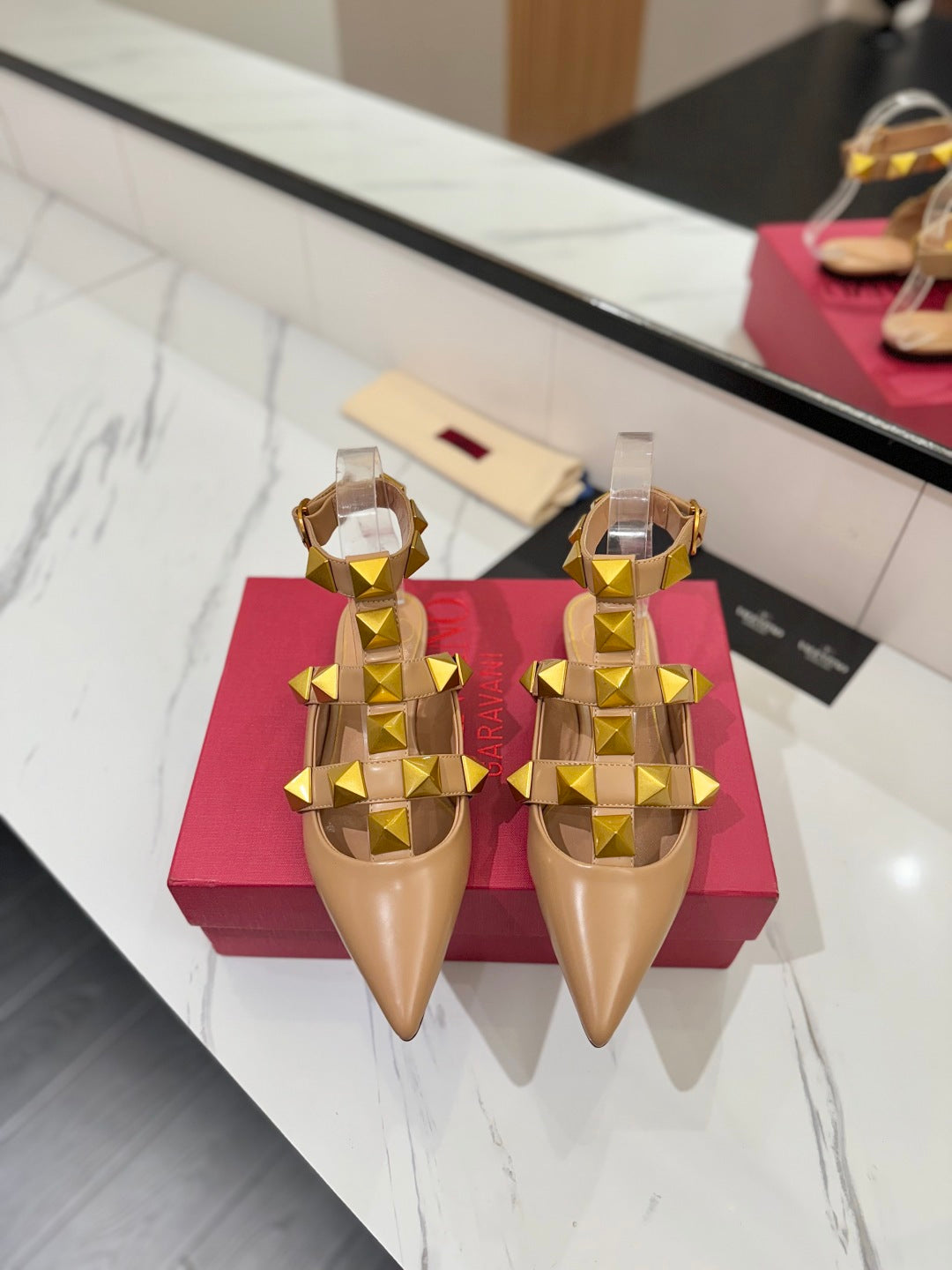 VT Rockstud Sandals Flat Nude Gold Cowhide