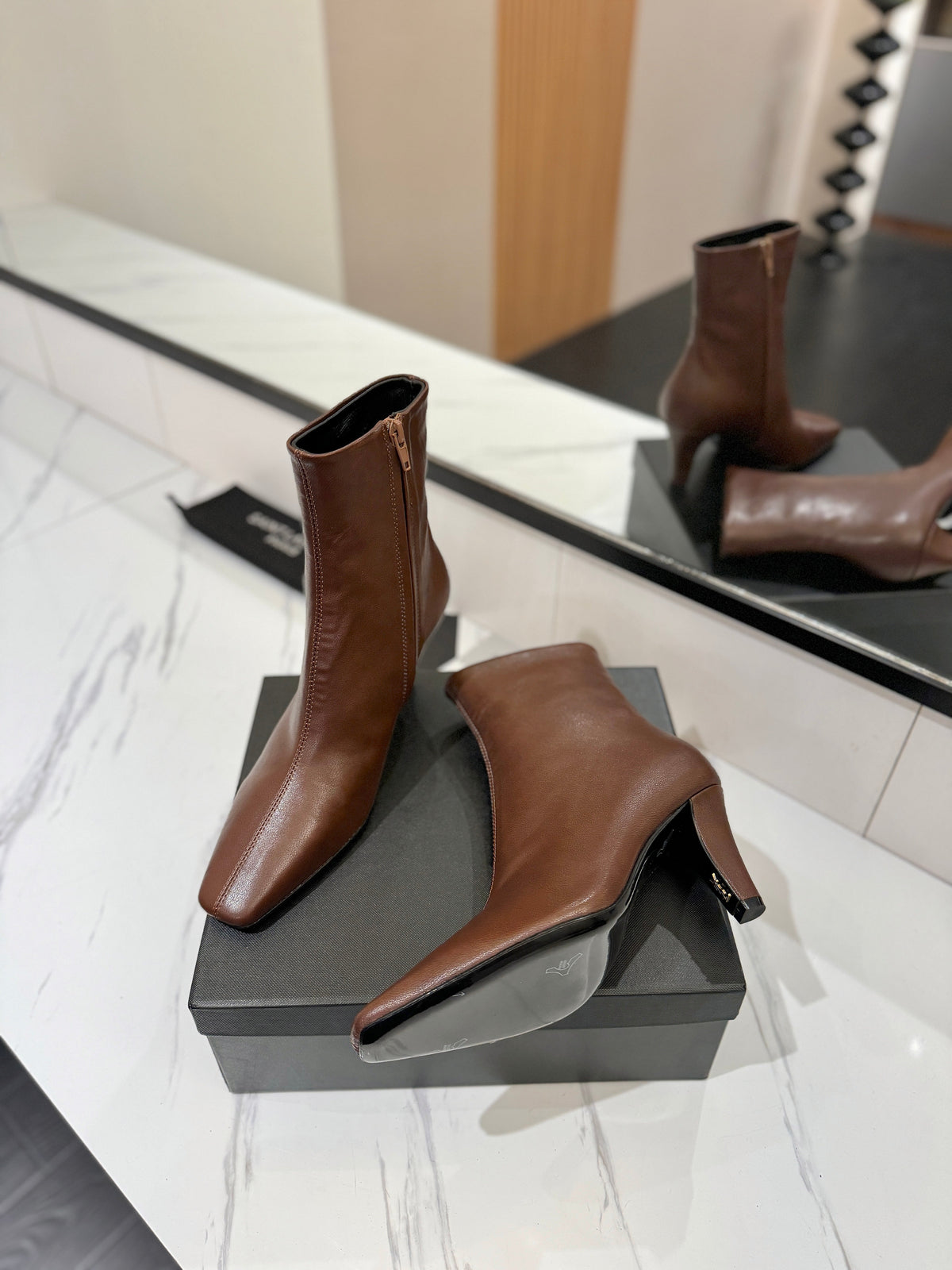 YSL 25  High-heeled Boot Brown Cowhide 520776