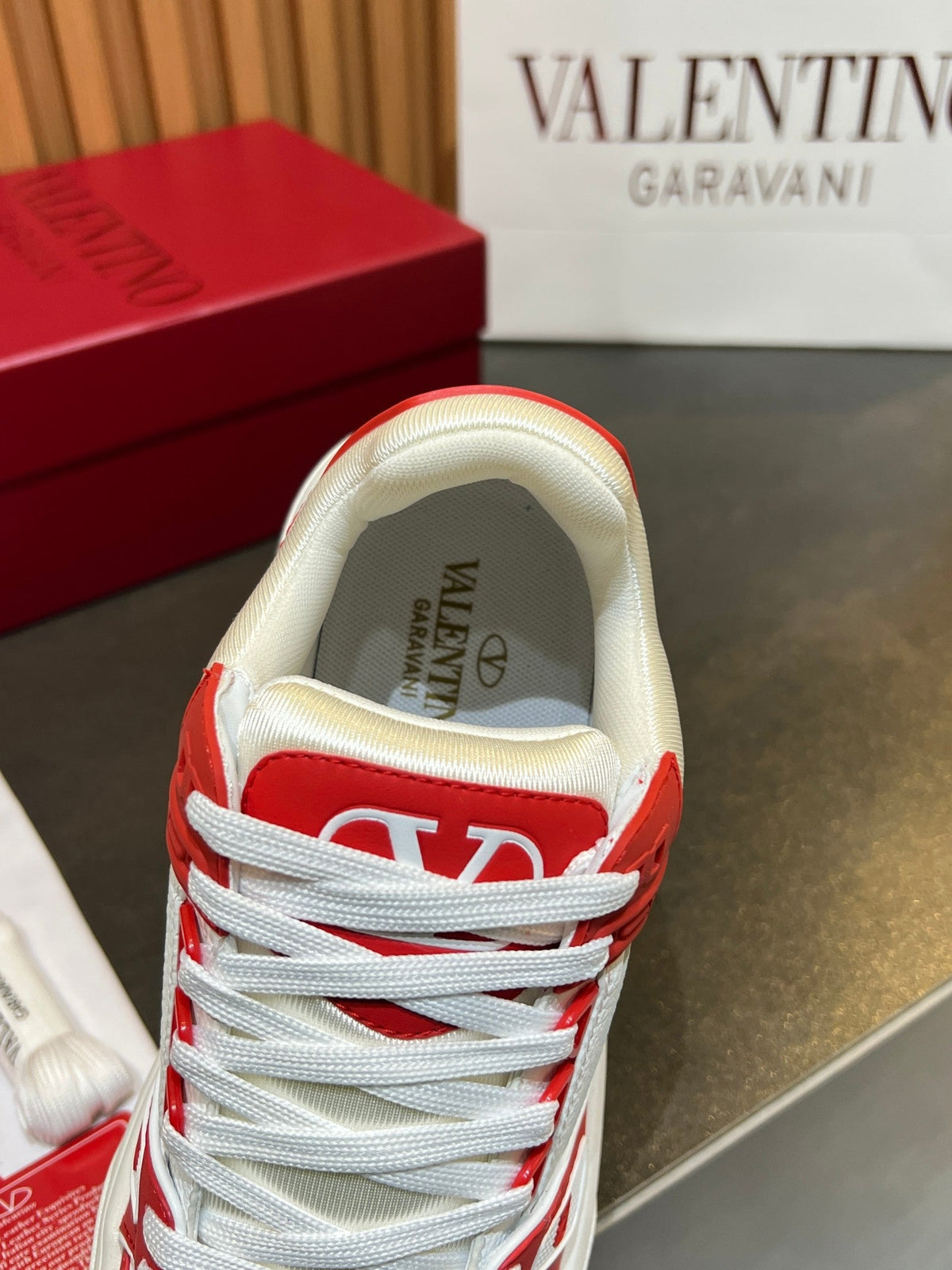 VT 25S Couple Sneakers White Red Calfskin 563110
