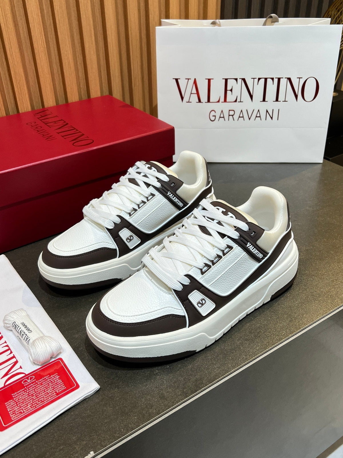 VT 25S Couple Sneakers White Chocolate Calfskin 563115