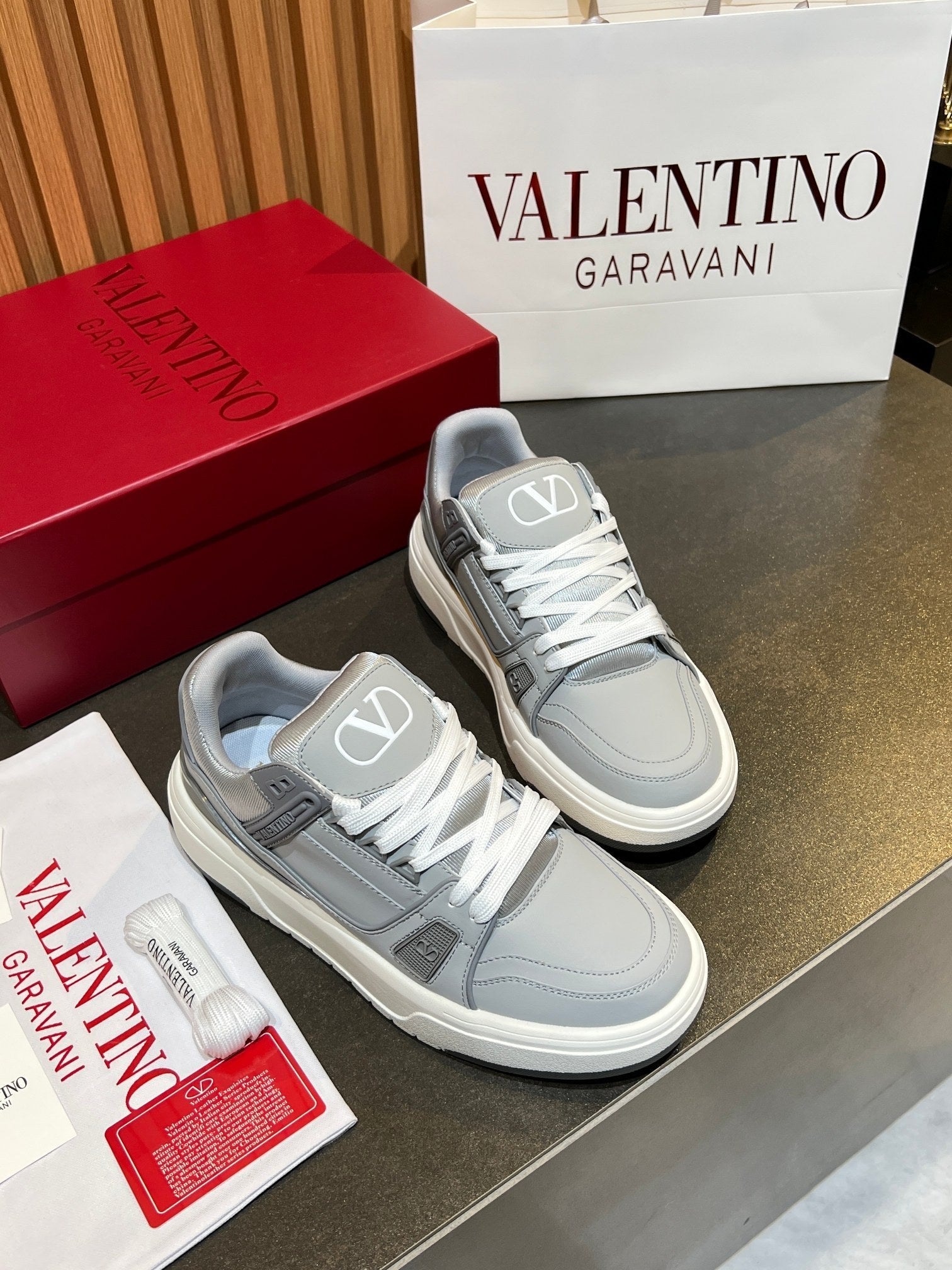 VT 25S Couple Sneakers Gray Calfskin 563121