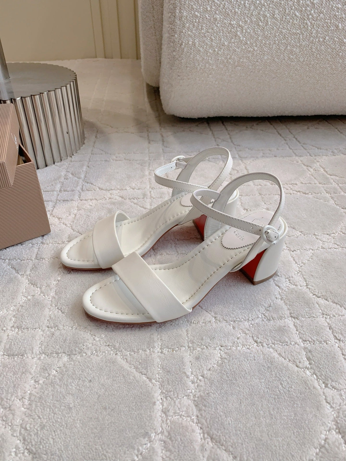 CL Simple Sandals White Sheepskin 328457