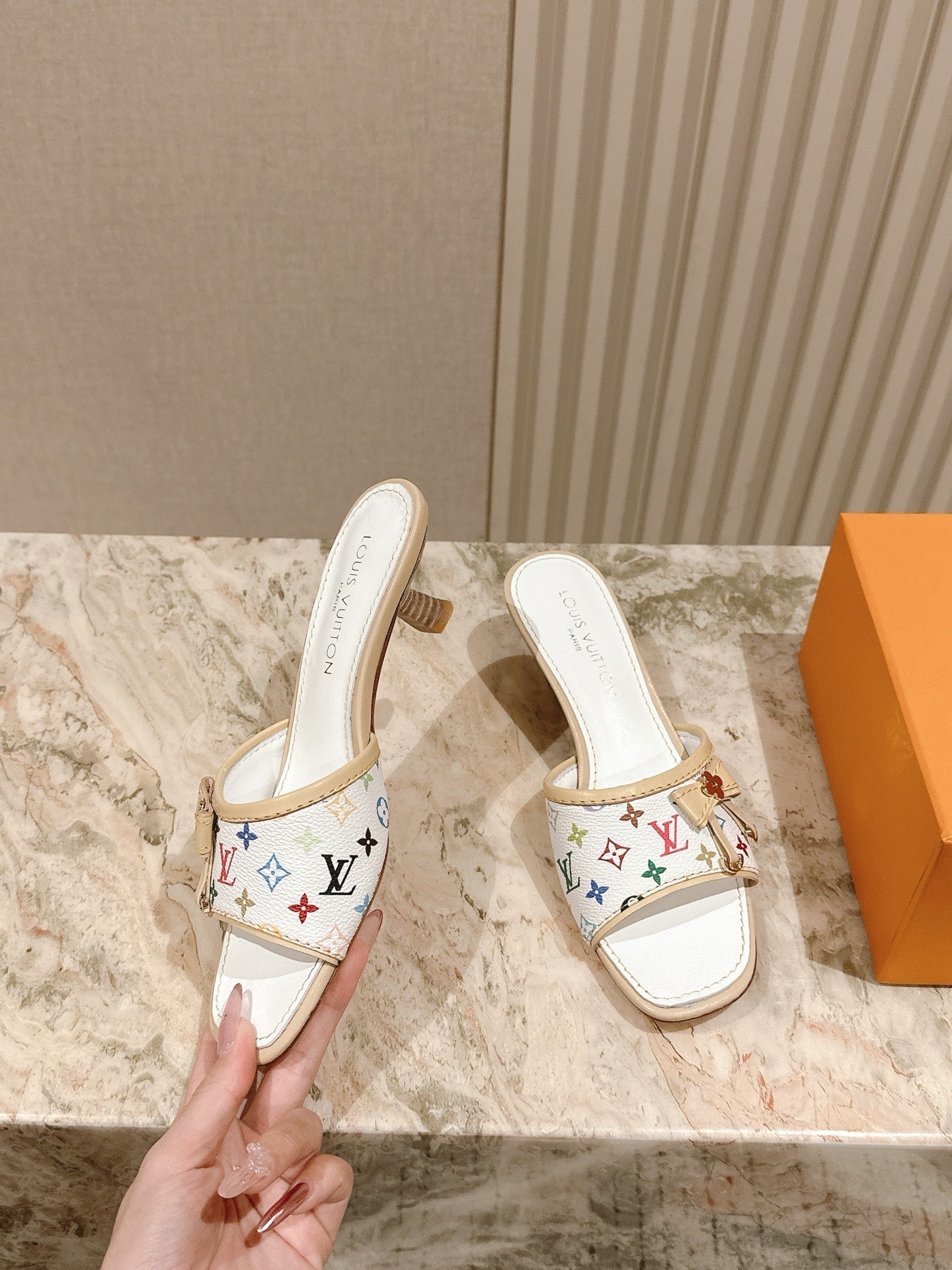 LV 26ss Slippers 45 White Multicolor Monogram Genuine Leather 656912