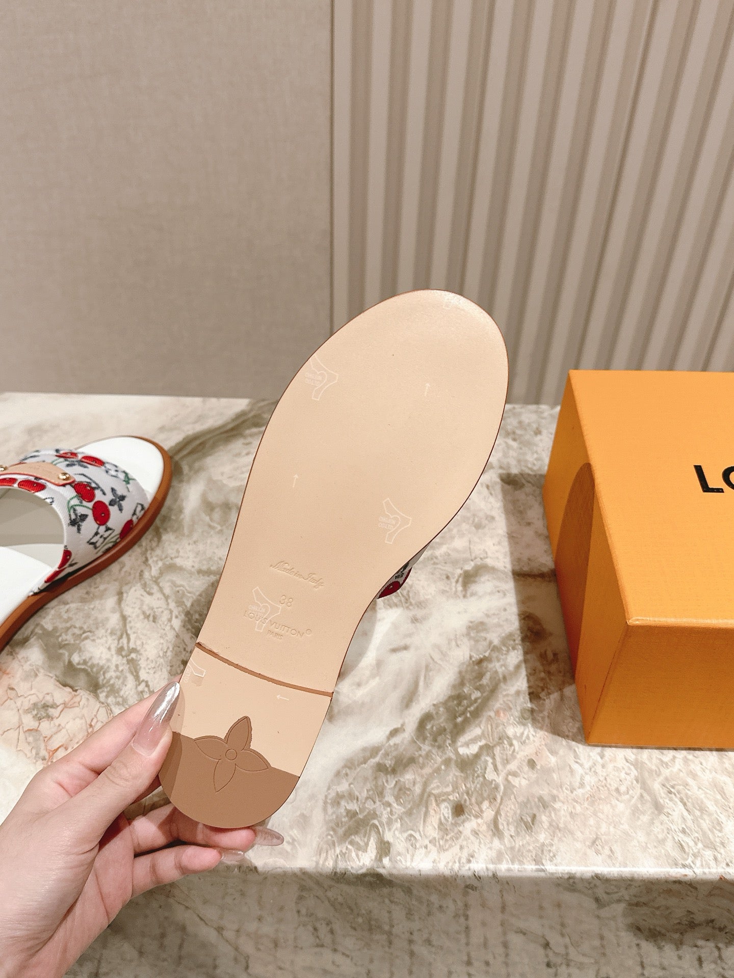 LV 26ss Slippers White Red Denim Leather 656928