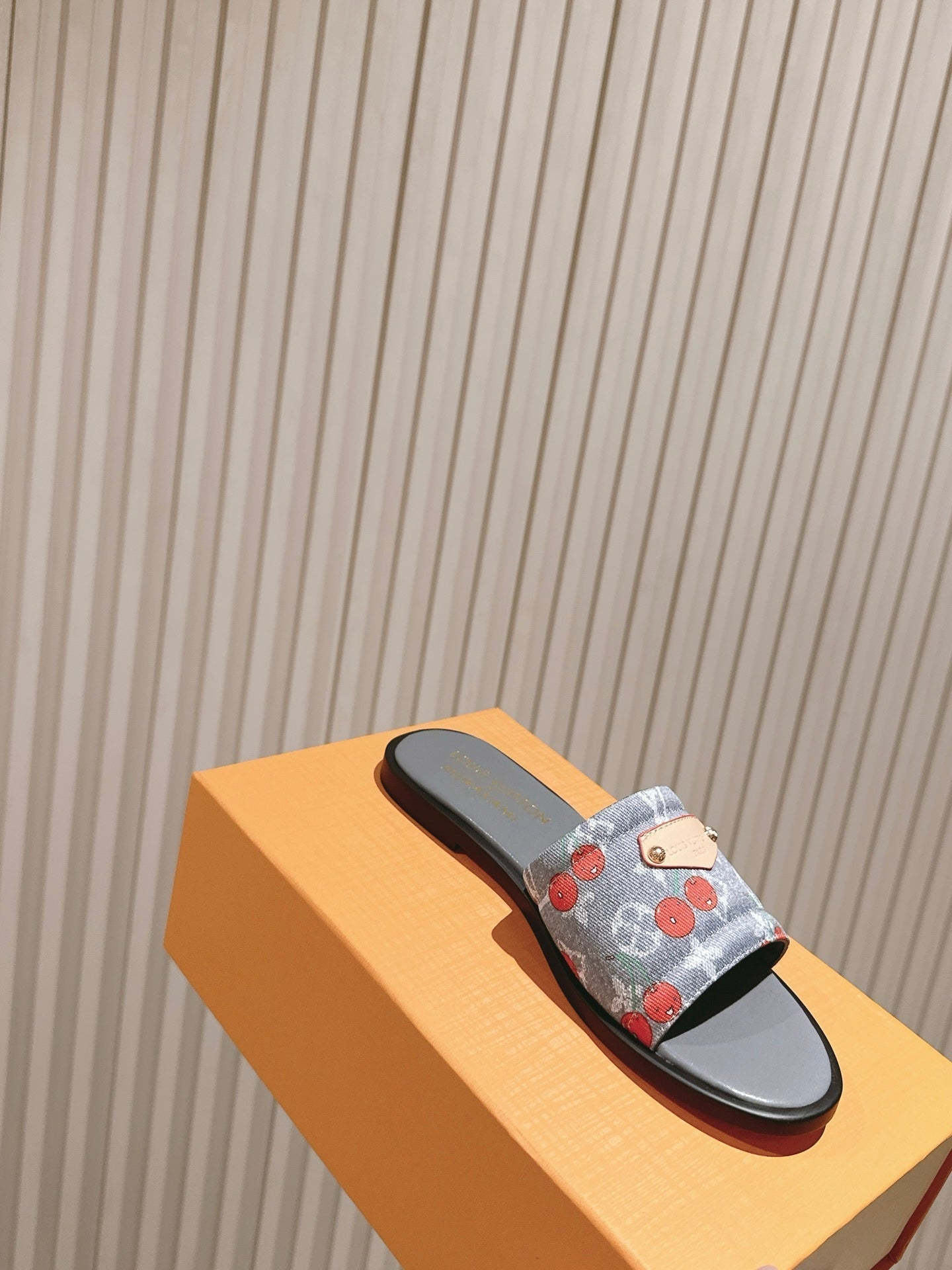 LV 26ss Slippers Blue Gray Denim Leather 656933