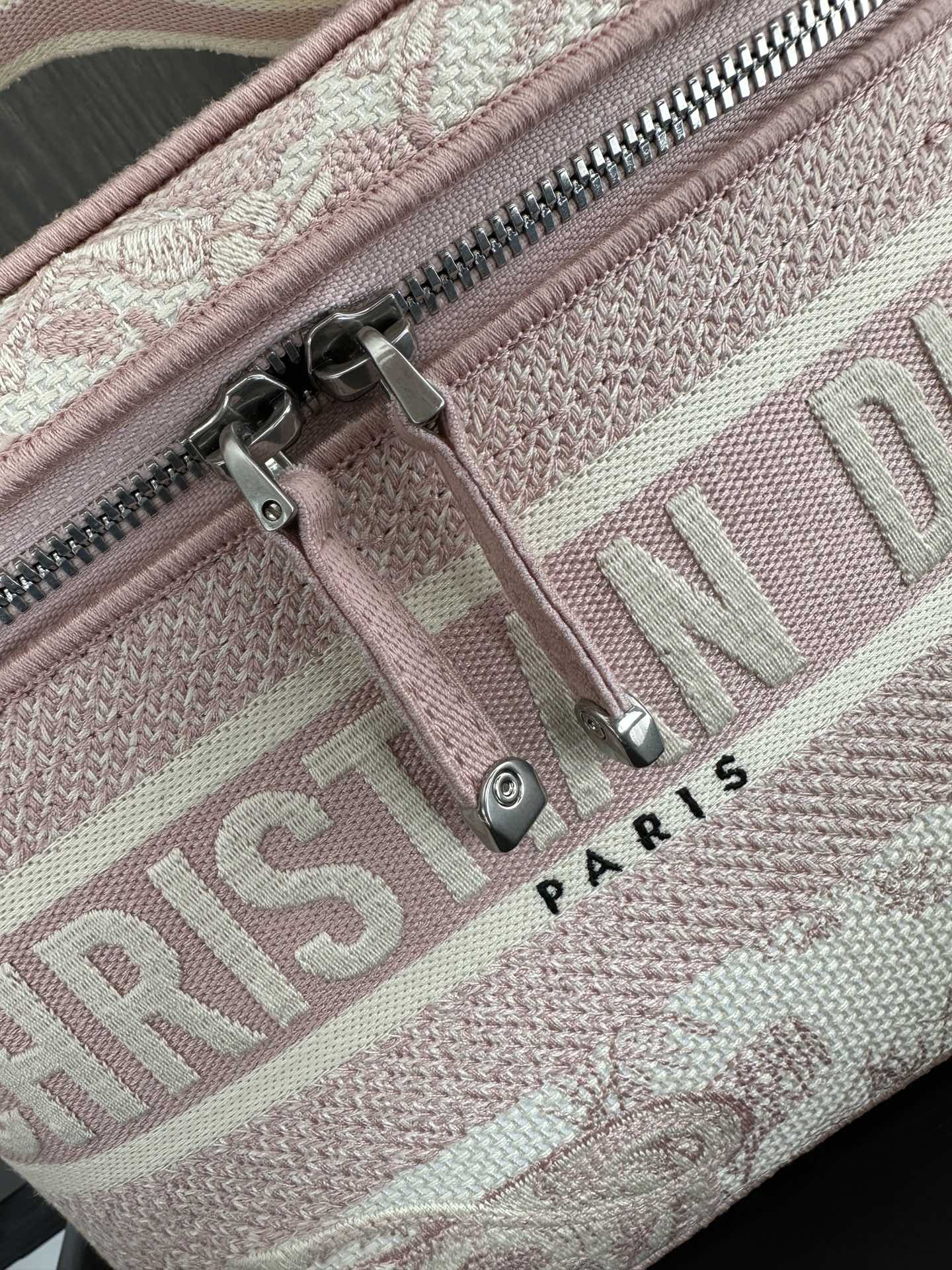 diortravel vanity 25 pink embroidery