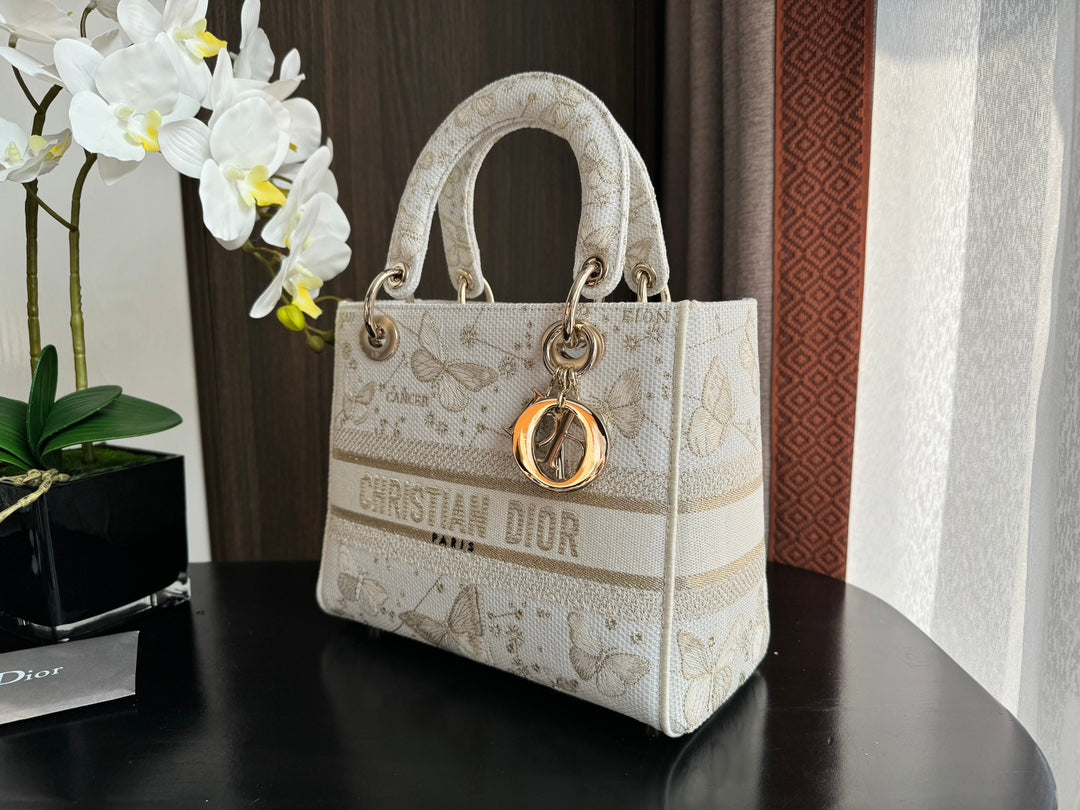 medium lady 24 white beige embroidery canvas