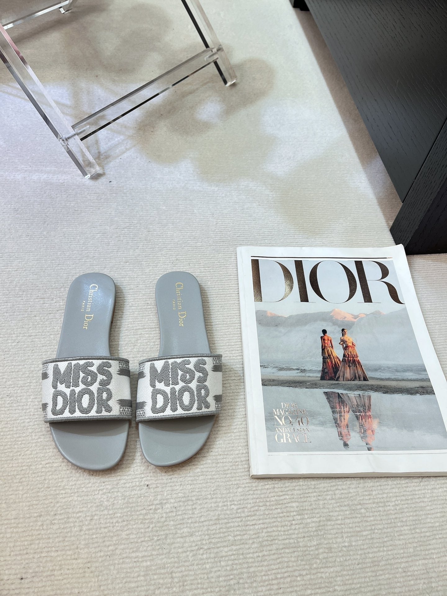 dway slide embroidered grey cotton