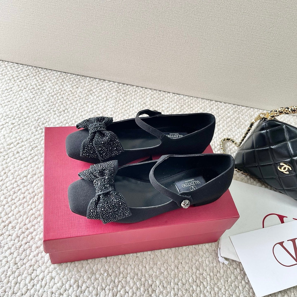 VT 25 Bow Diamond Marry Jane Flat Black Silk