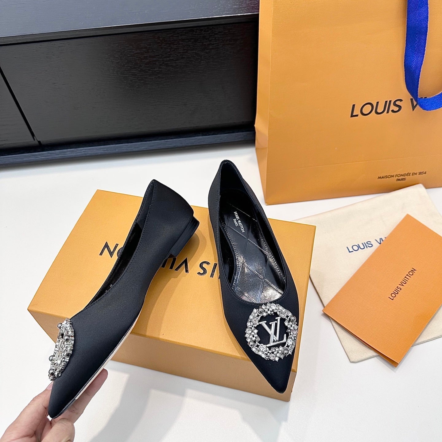 LV 26s Pointed-Toe Ballet Flat Black Premium Satin 622454