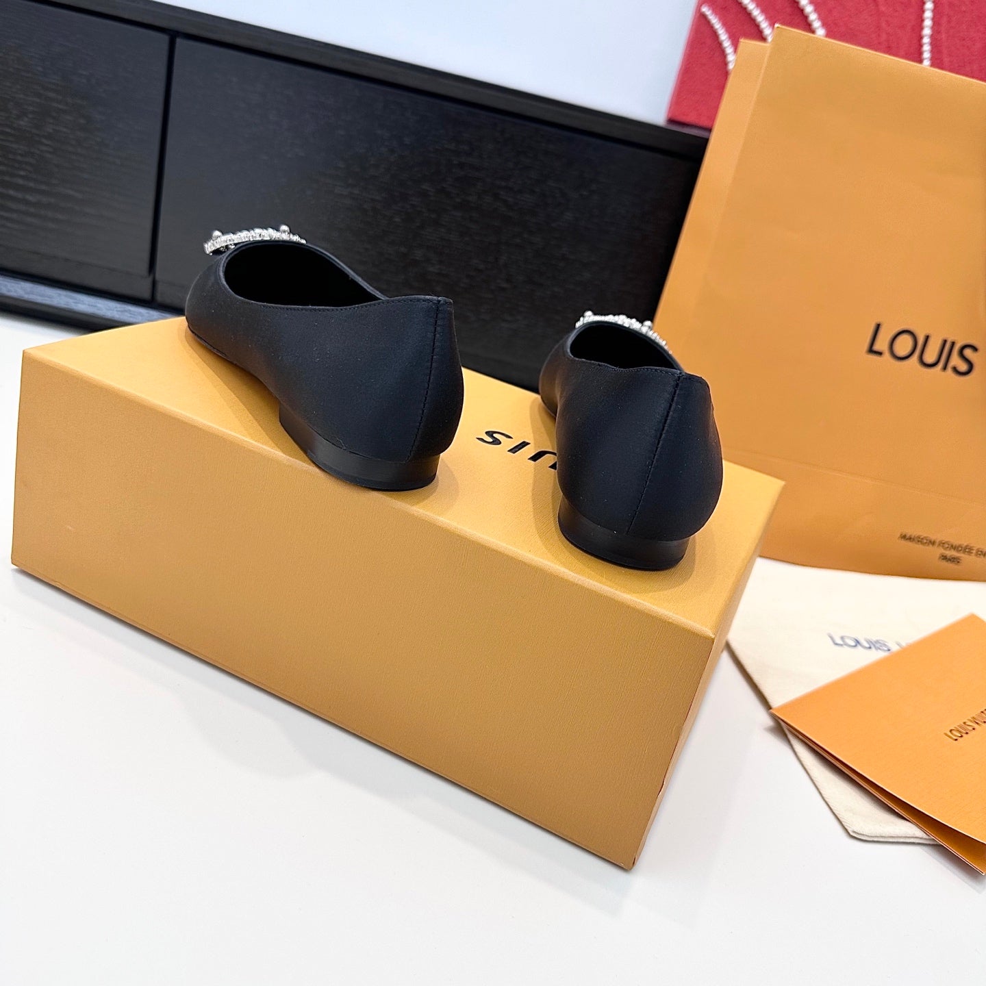 LV 26s Pointed-Toe Ballet Flat Black Premium Satin 622454