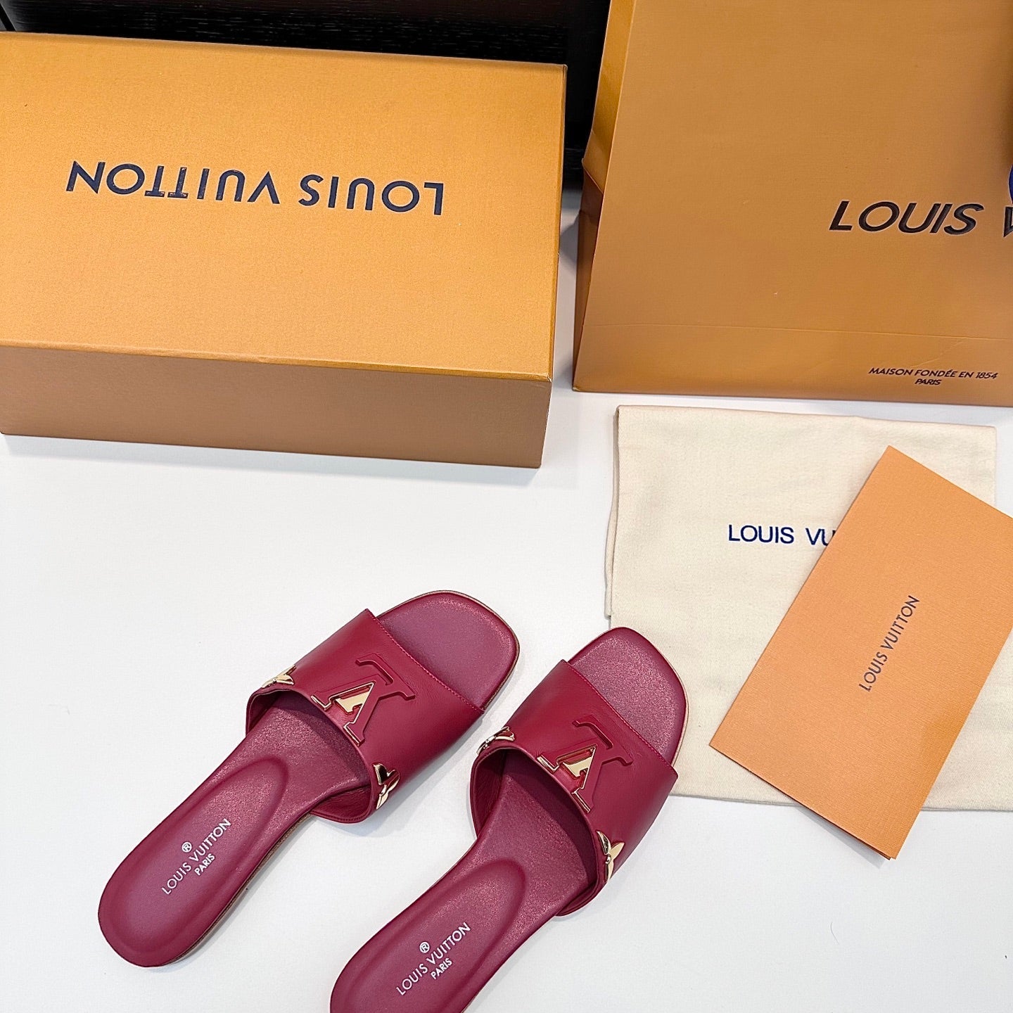 LV 26s V-Buck Sandals Deep Pink Calfskin 622407