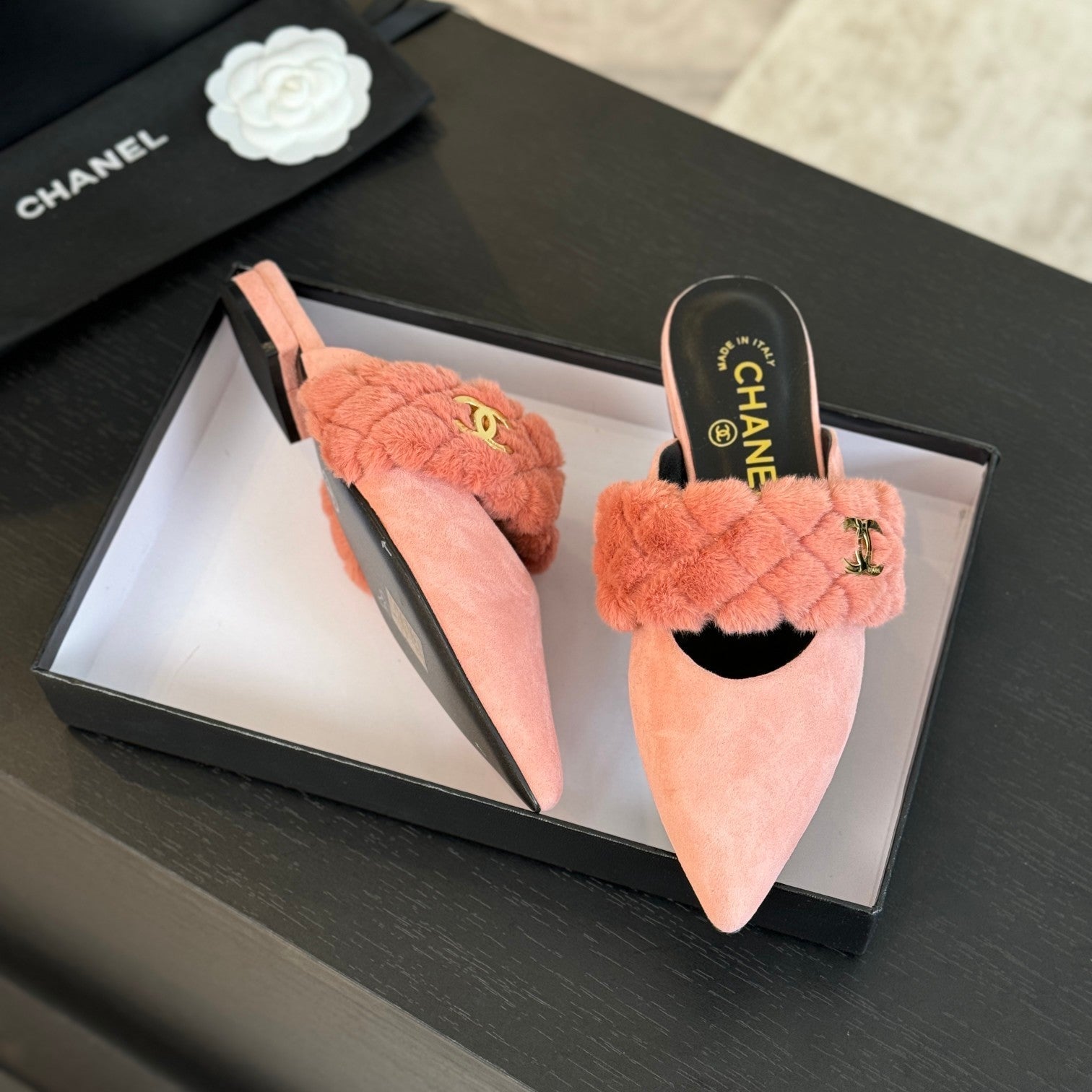 CC MULE IN LIGHT PINK SMOOTH FLEECE WITH GOLD HARDWARE