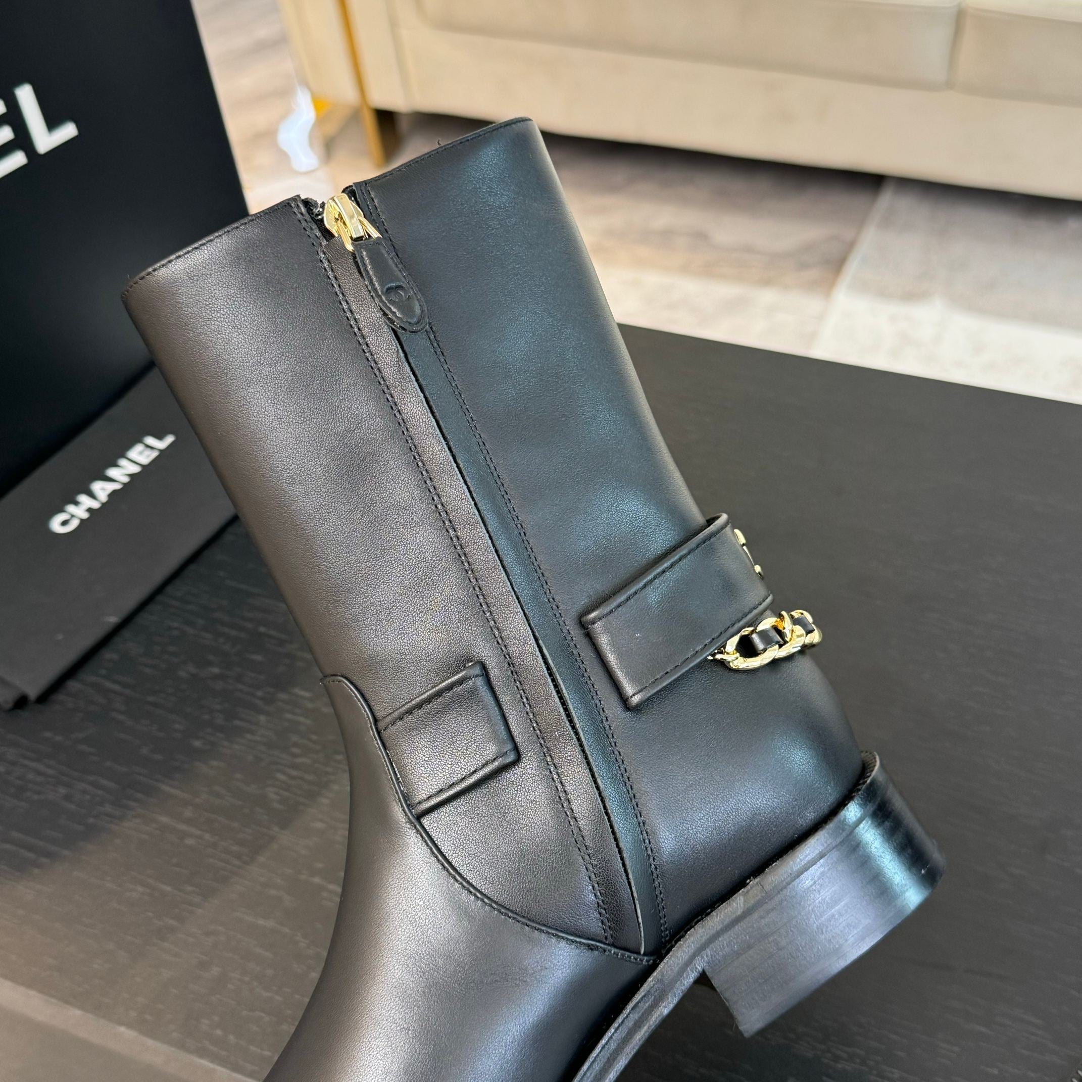 CC Short Boots 30mm Plain Black Chain Cowhide