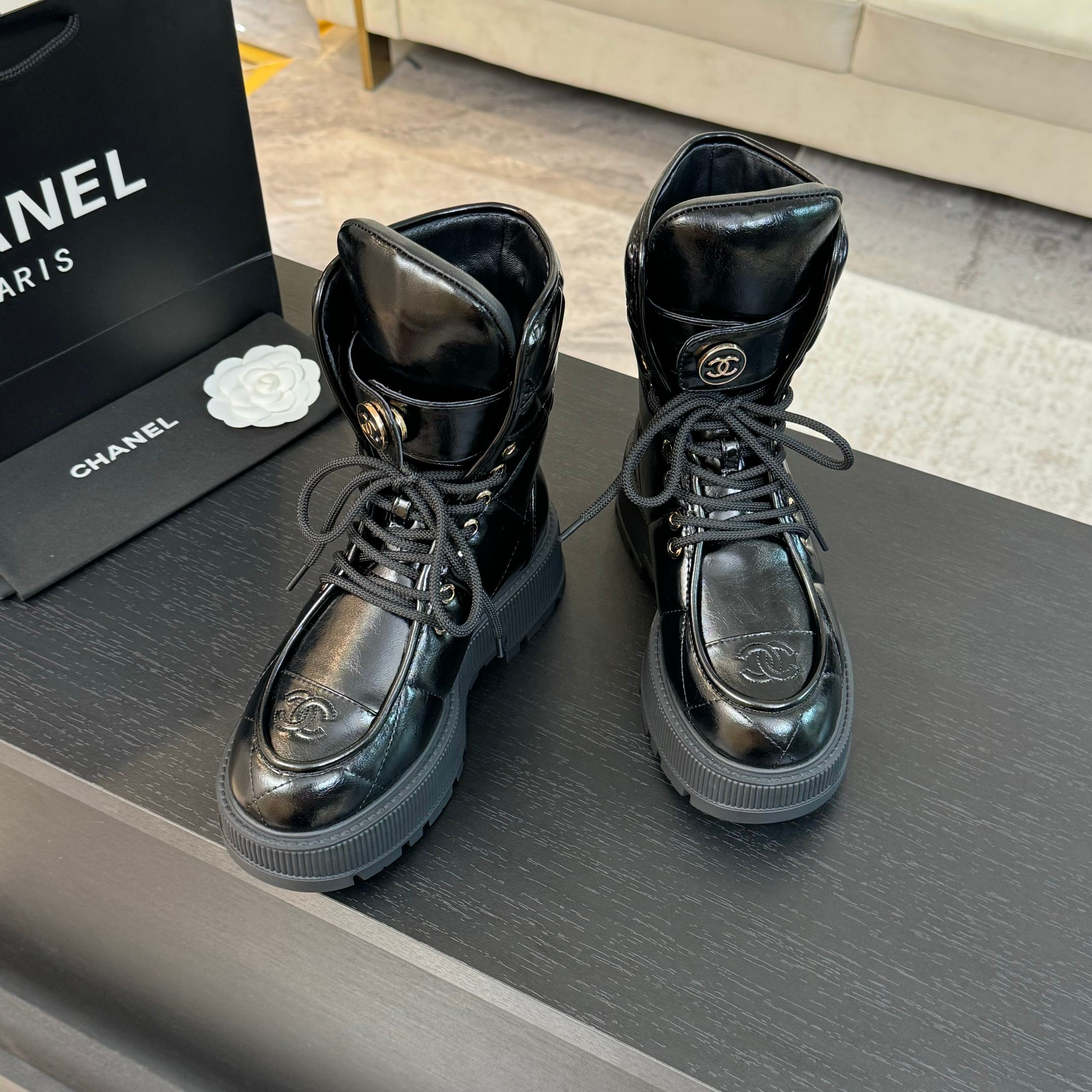 CC Short Boots Glossy Black Quilted Cowhide