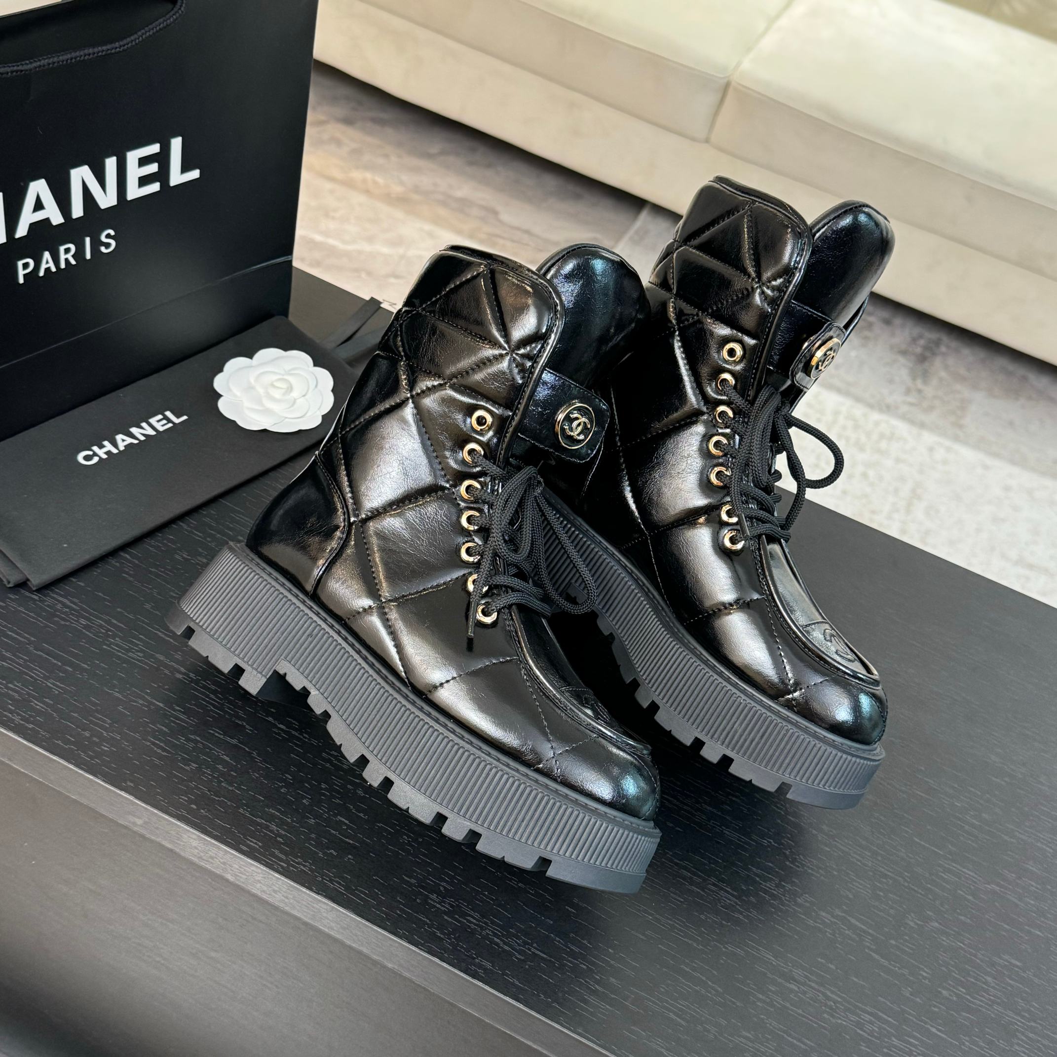 CC Short Boots Glossy Black Quilted Cowhide