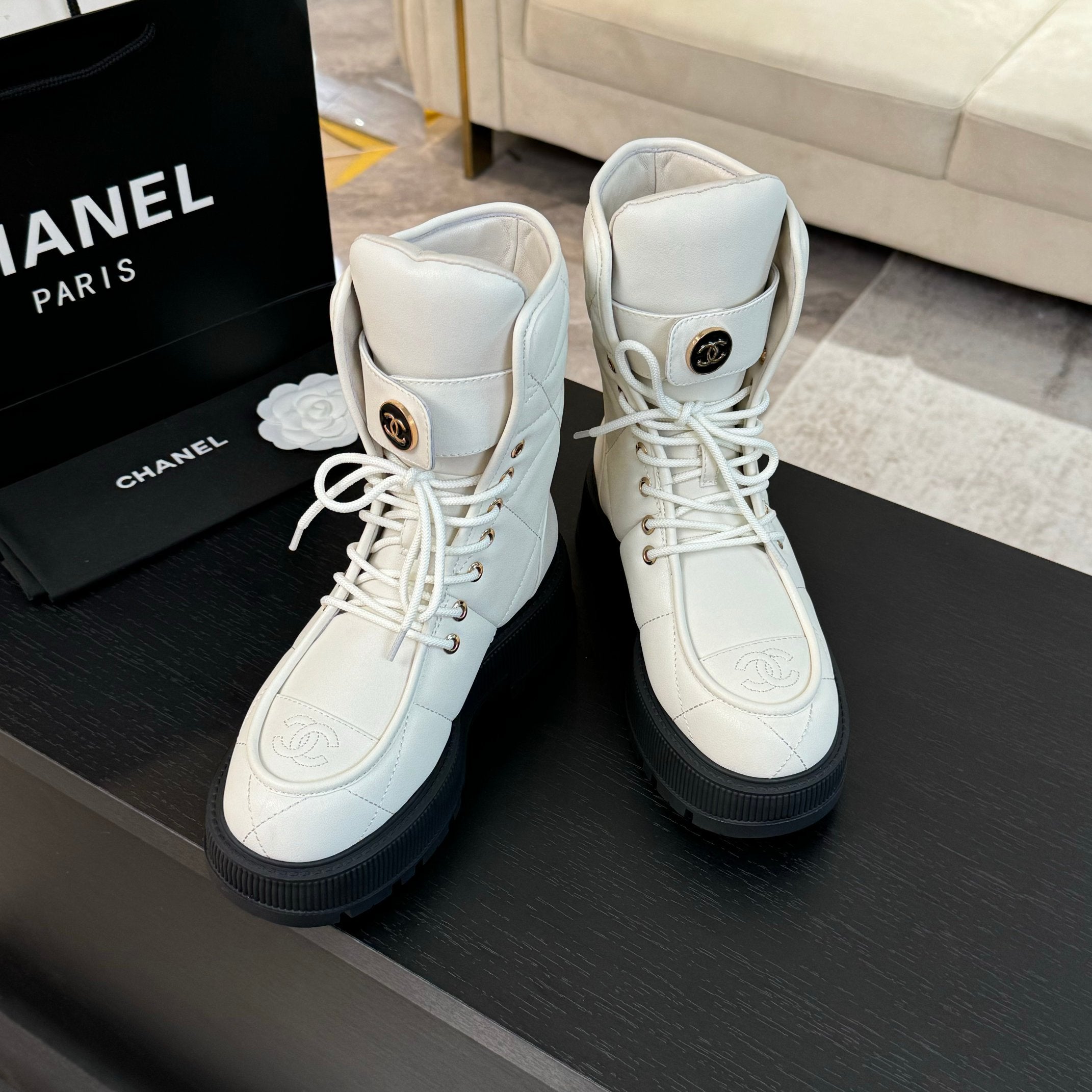 CC Short Boots White Quilted Cowhide