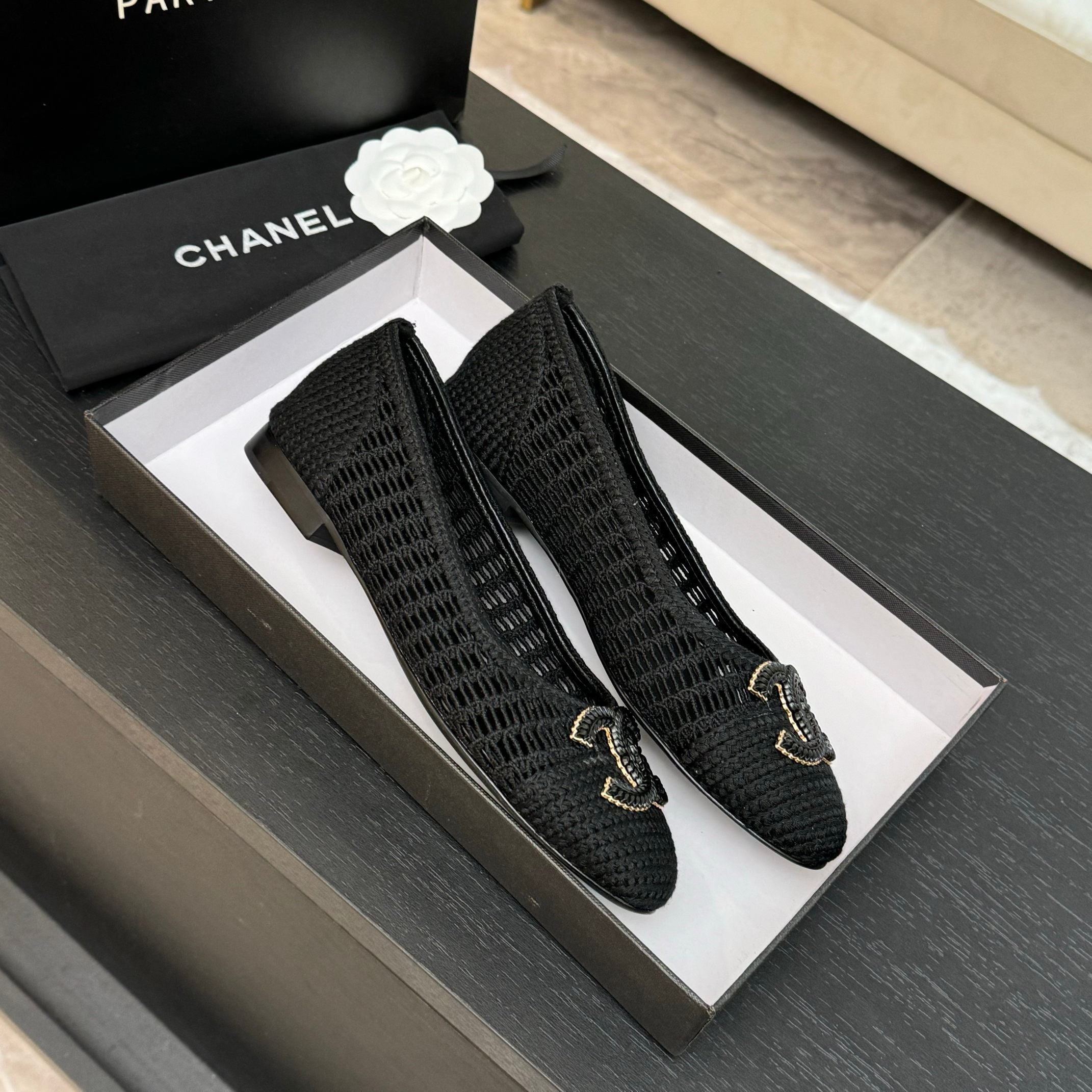 CC 25P Ballet Flat Black Raffia Large Logo